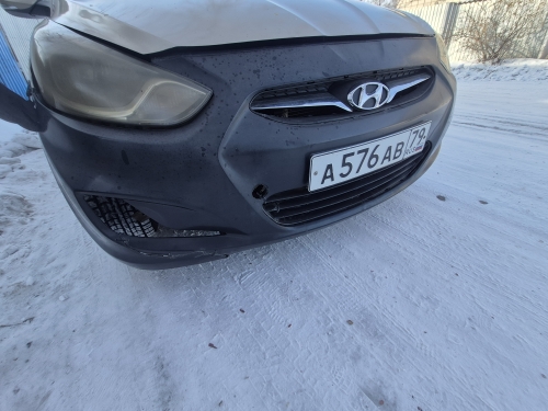 Автомобиль Hyundai Solaris, легковой седан, 2011 года выпуска.