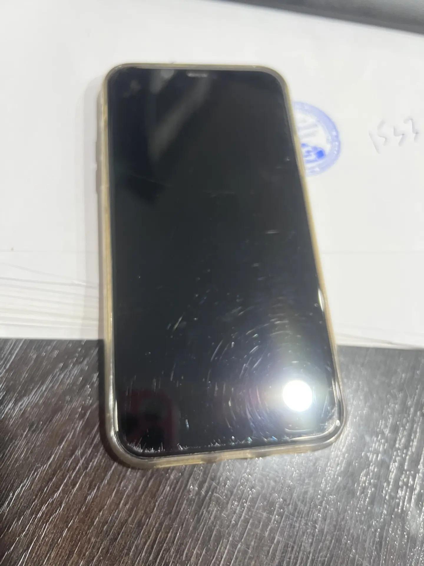мобильный телефон марки "IPhone 11" 1 Штука (шт)