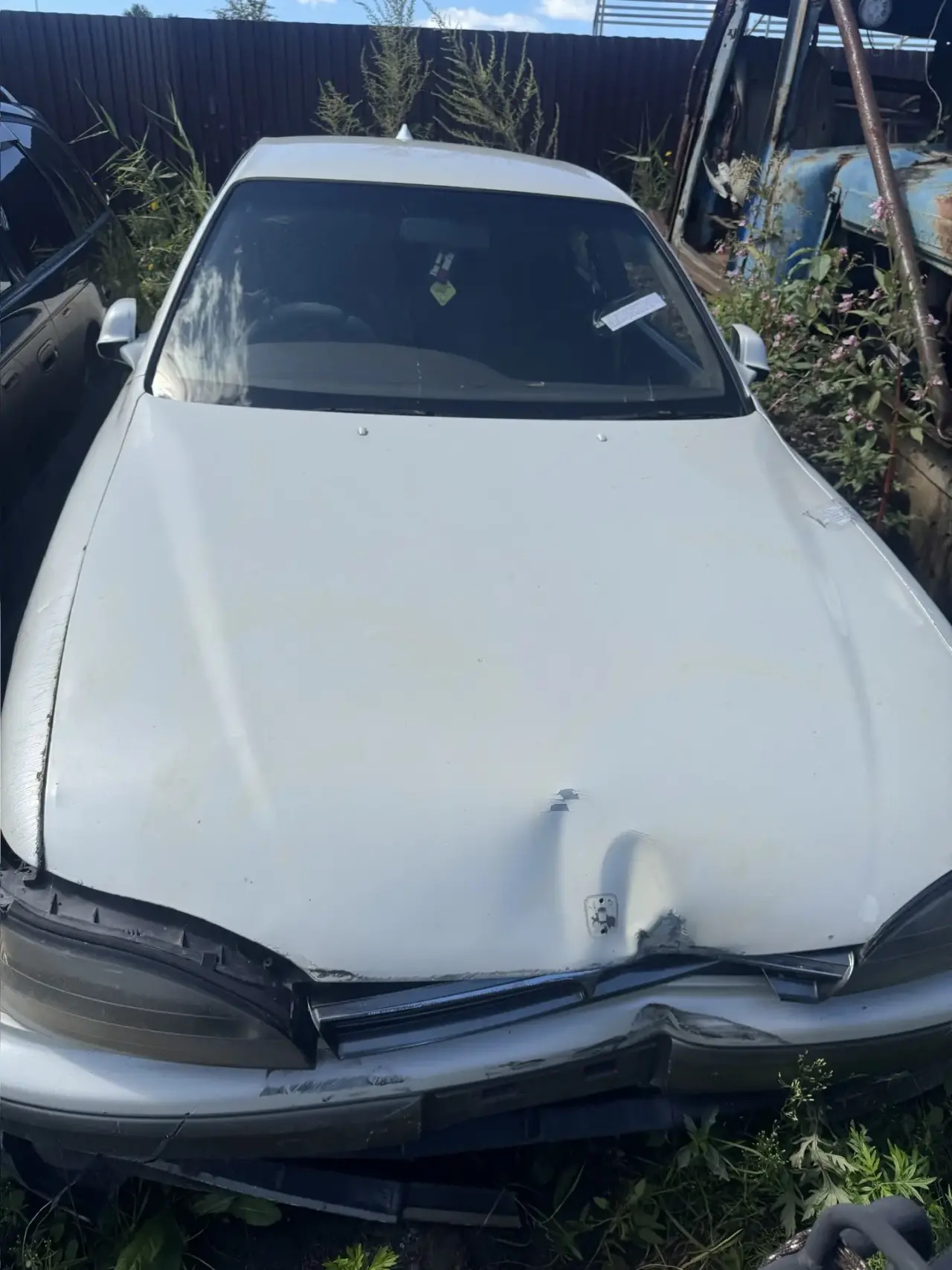 Автомобиль марки Toyota Camry Prominent, без государственного регистрационного знака, № кузова VZV320016648, цвет белый-серый