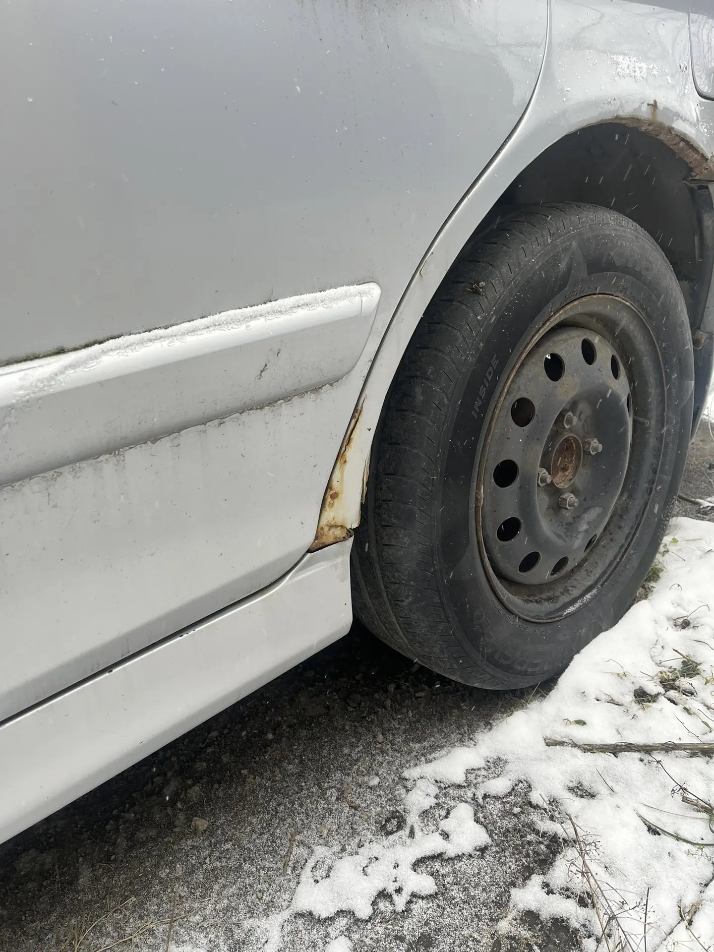 Автомобиль HYUNDAI SONATA, регистрационный знак H286ОК196, год выпуска - 2006, тип ТС - легковой седан, VIN - X7NEN41HP7MO25247, категория транспортных средств - В/М1, цвет кузова – серебристый, состояние удовлетворительное, требуется капитальный ремонт двигателя