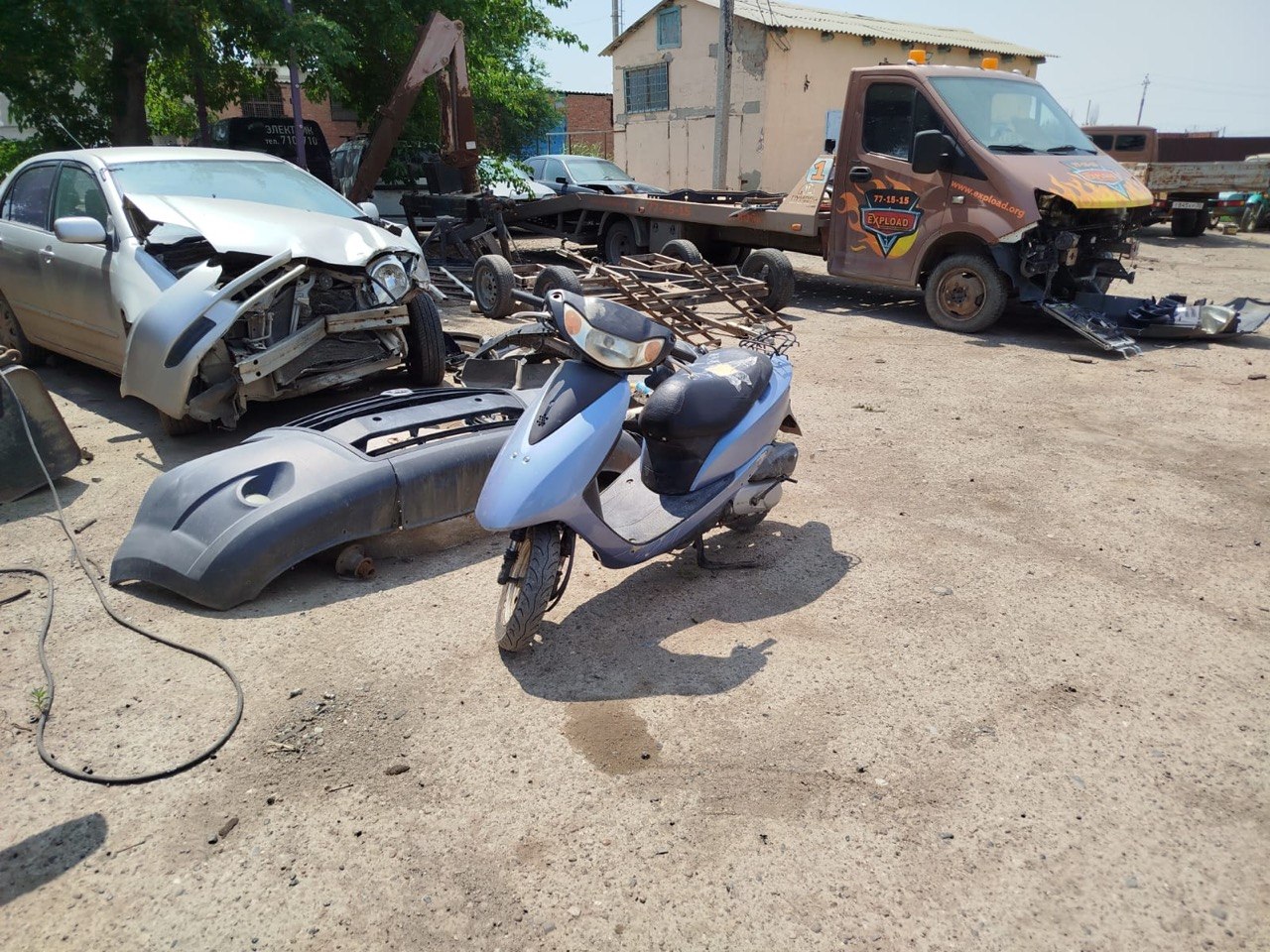 Мопед марки HONDA серийный номер AF62-1053579, г/н отсутствует. 1 шт