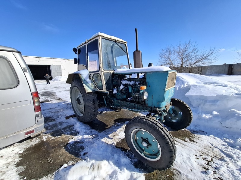 ЮМЗ-6АКЛ Трактор, заводской номер 550547, год изготовления 1987, аппаратно - программный навигационный комплекс АDM 700 ГЛОНАСС, 2ПТС-4 тракторный прицеп, заводской номер 13224, год изготовления 1994