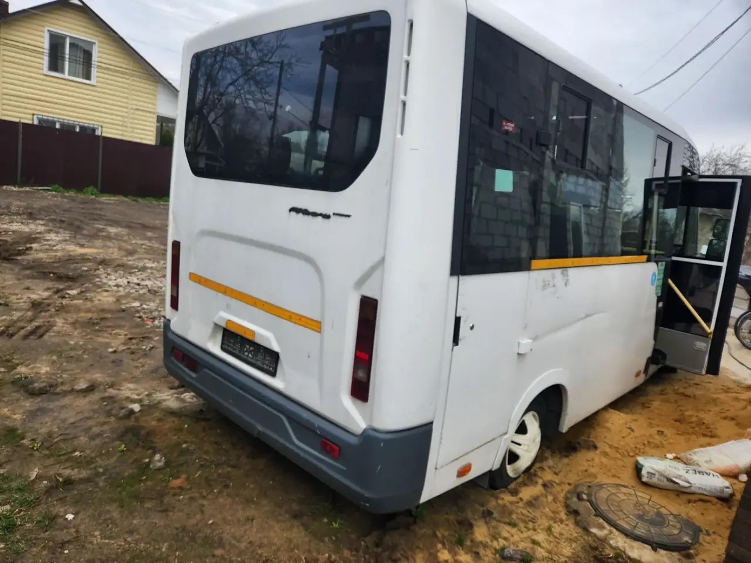 Автобус длиной от 5 и до 8 м. ГАЗ A64R42