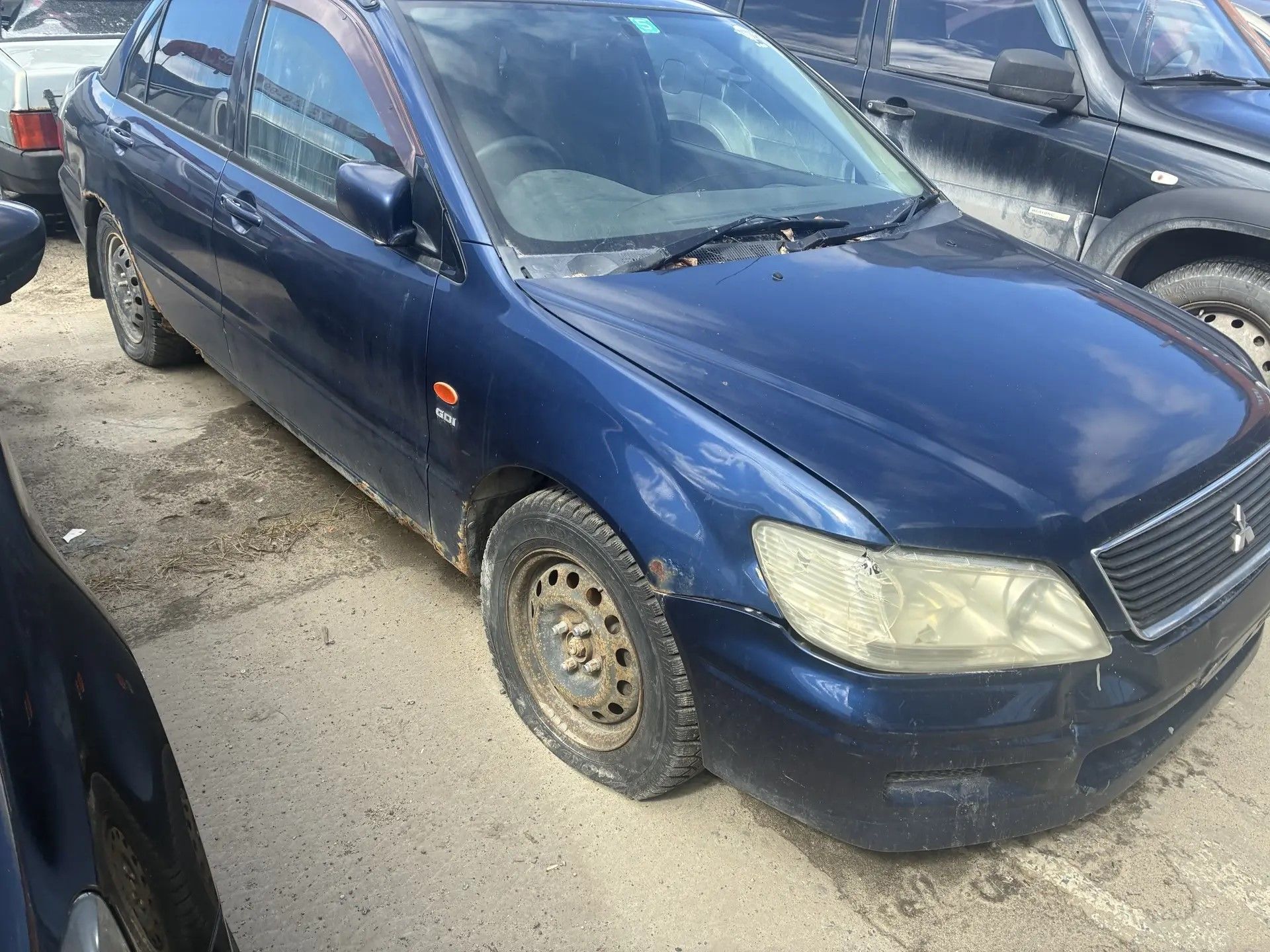Автомобиль "Mitsubishi Lancer Cedia", г/н Е606ТН86, кузов CS2F-0003663, 2000 г/в, цвет синий (ключи и документы отсутствуют, техническое состояние не проверялось, пробег не известен). Имущество продается в том виде, в каком оно есть, в случае продажи возврату/обмену не подлежит. За скрытые дефекты имущества Продавец ответственности не несет.