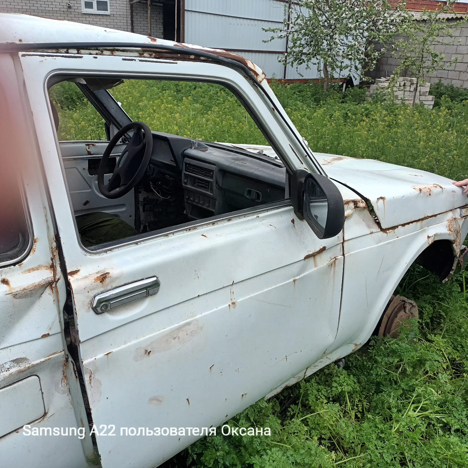 Транспортное средство марки Lada 212140, без колес, без сидений, подходит только для сдачи на металлолом, тип – легковой универсал, год выпуска 2011, адрес: Ставропольский край, Нефтекумский район, а. Махмуд-Мектеб, ул. Интернациональная, 51.