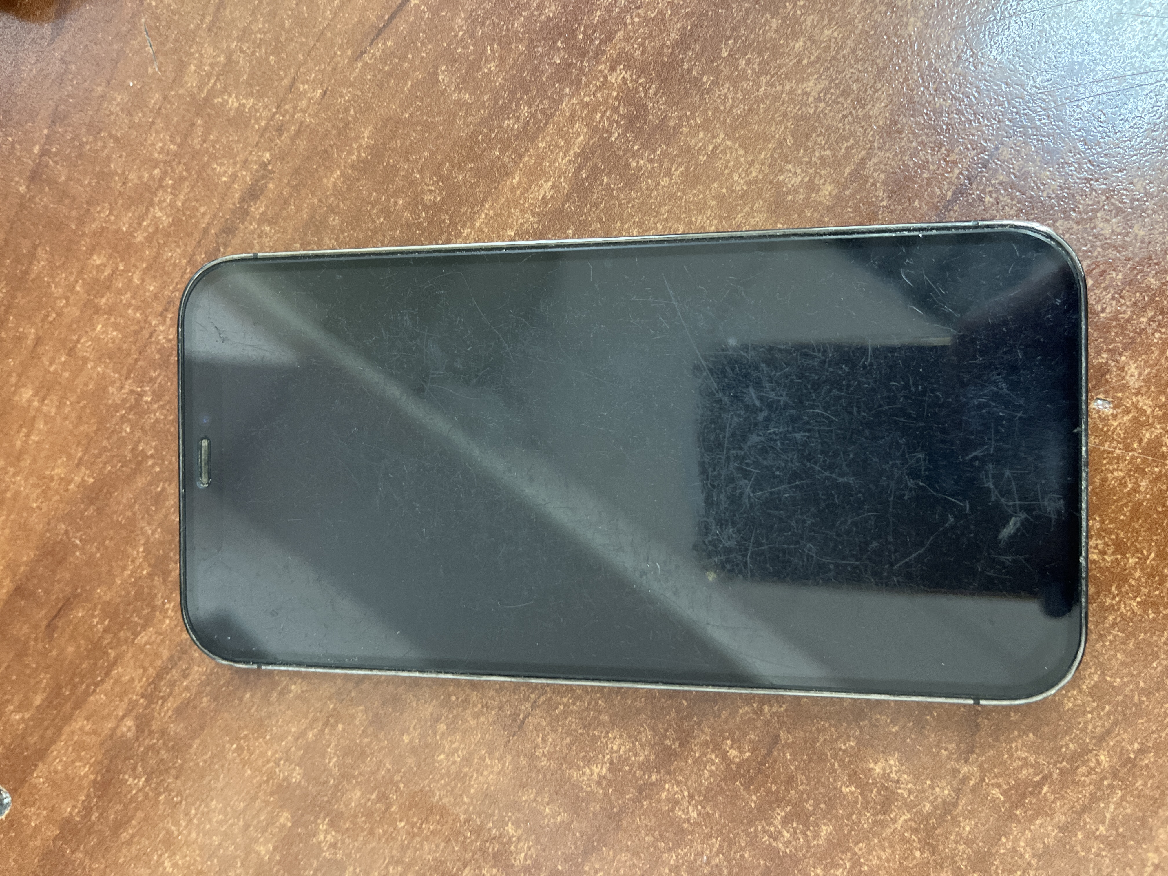 Сотовый телефон марки Iphone 2 шт