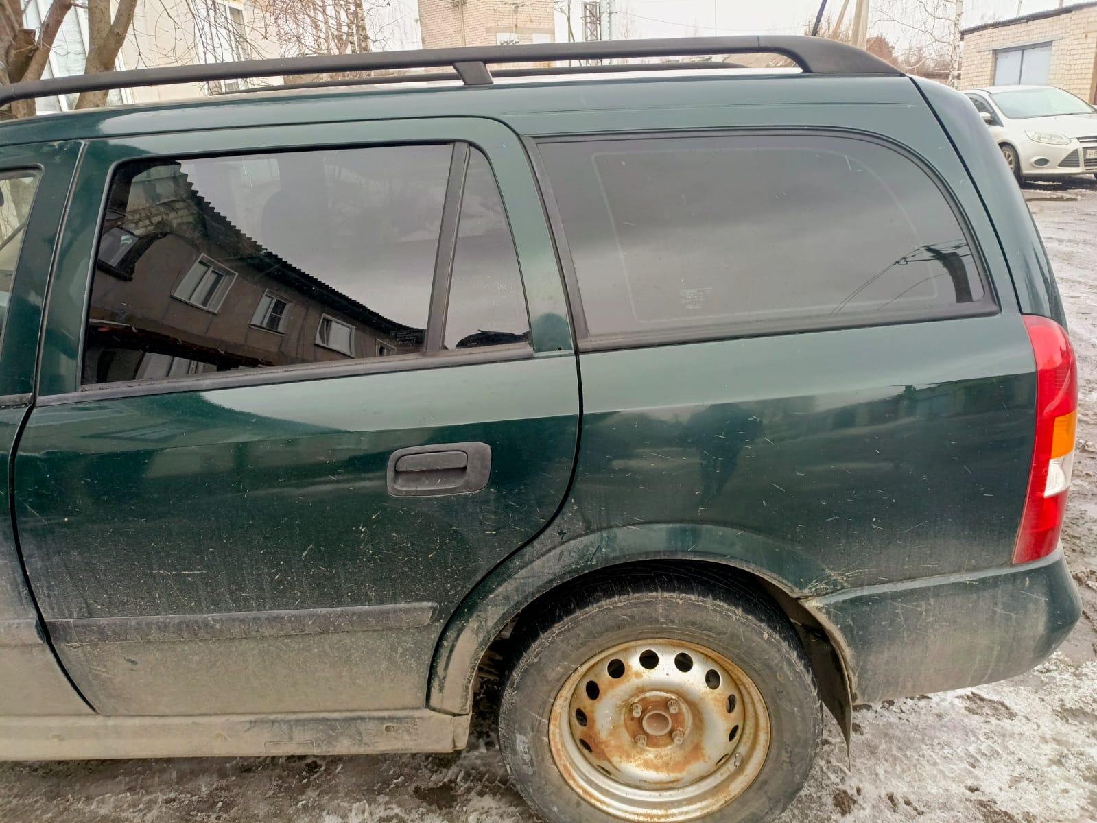 Автомобиль OPEL ASTRA, г.р.з. Н704ЕС29, VIN W0L0TGF35X2035810, 1 шт. + Автомобиль ВАЗ-21074, 2006 г.в., г.р.з. Е819СС29, VIN XTA21074062338726, 1 шт. Единый лот. Реализация по прямому назначению. Сопроводительные документы отсутствуют.