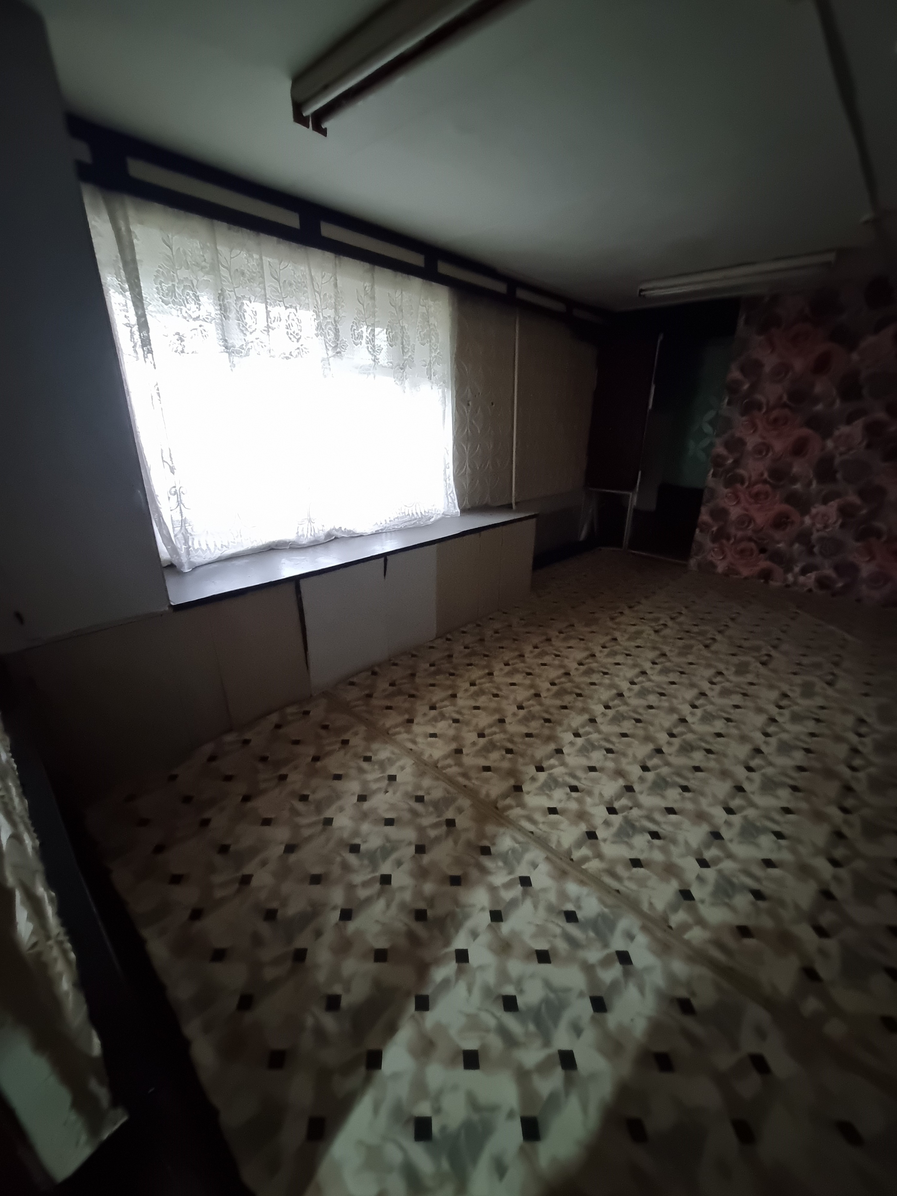 Нежилое помещение № 2, общей площадью 29,9 кв. метра, с кадастровым номером 74:30:0803002:2608, расположенное по адресу: Челябинская область,  г. Копейск, ул. Ленина д. 16 (бывший РП Октябрьский)
