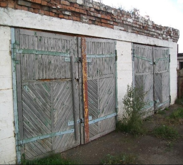 Помещение гаражного бокса на земельном участке