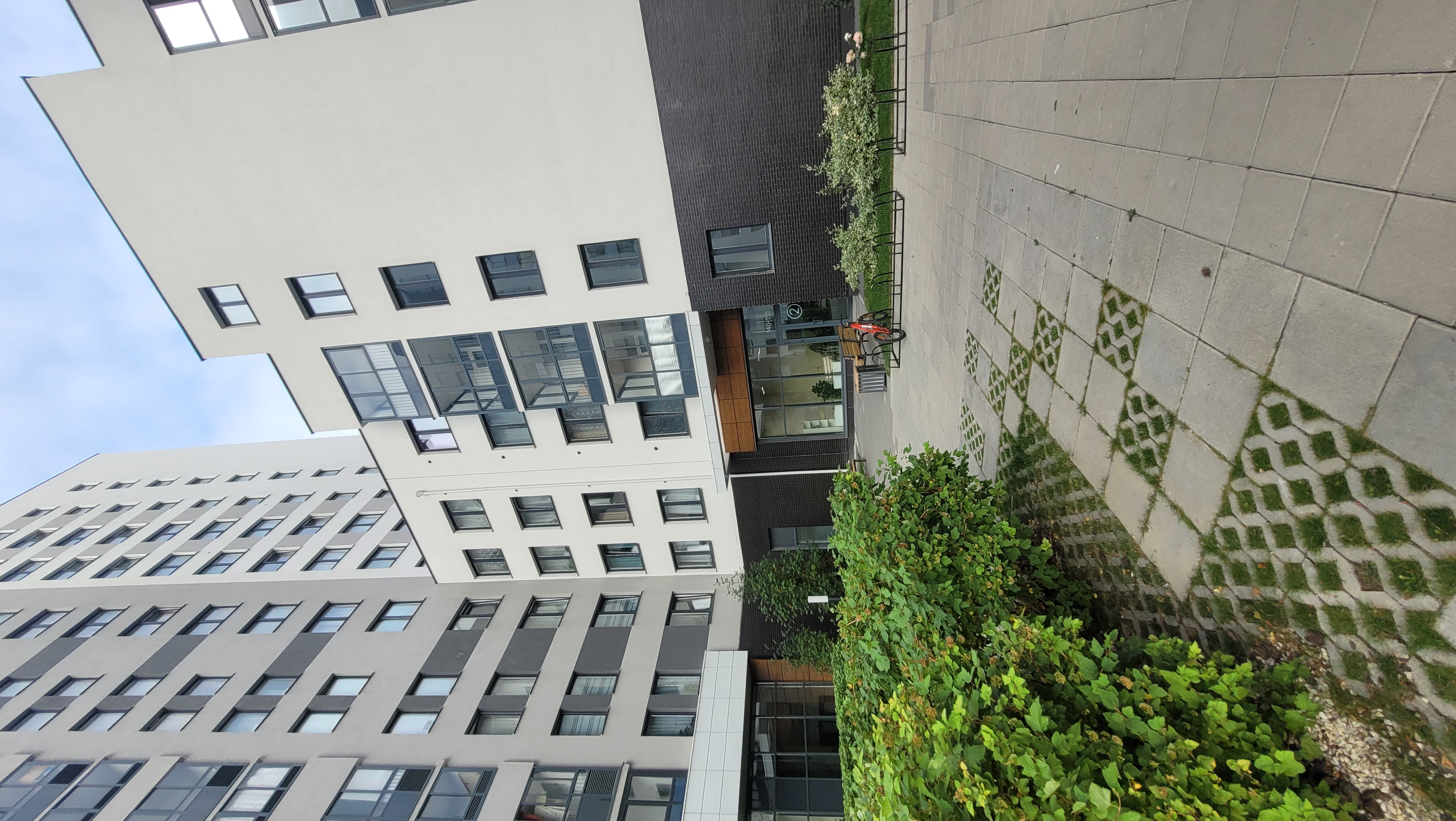 Машино-место общей площадью 17,2 кв.м. с кадастровым номером 66:41:0703007:2269, расположенное по адресу: Свердловская область, город Екатеринбург, улица Раевского, дом 18а.