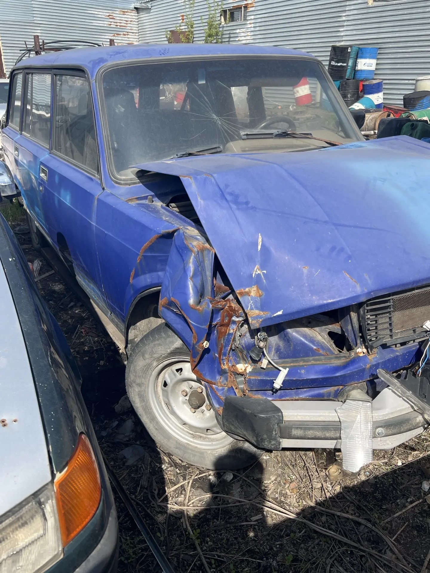 Автомобиль ВАЗ 21043, г/н О330МВ24, 2001 г.в., VIN XTA21043010833816, двигатель № 6428799, цвет темно-голубой, после ДТП, рабочее состояние не проверялась данное имущество обращено в доход государства, (Документы отсутствуют) Находится в г. Ужур