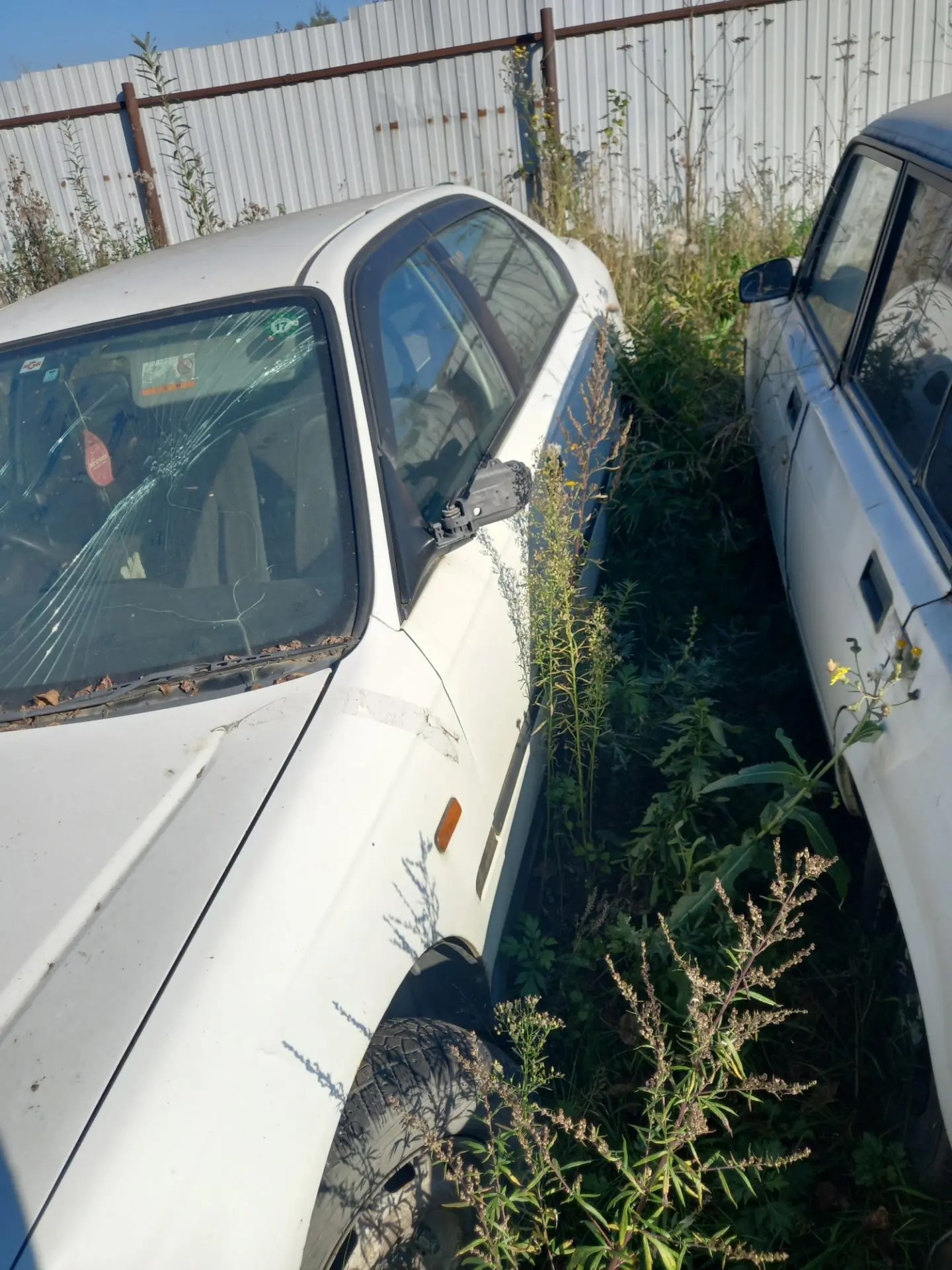 Автомобиль HONDA CIVIC FERIO, г/н отсутствует, 1998 г.в., кузов № ЕК33301518, двигатель № 3402257, цвет белый, комплектность и состояние не проверялась данное имущество обращено в доход государства, (Документы отсутствуют)Находится в Назаровском районе