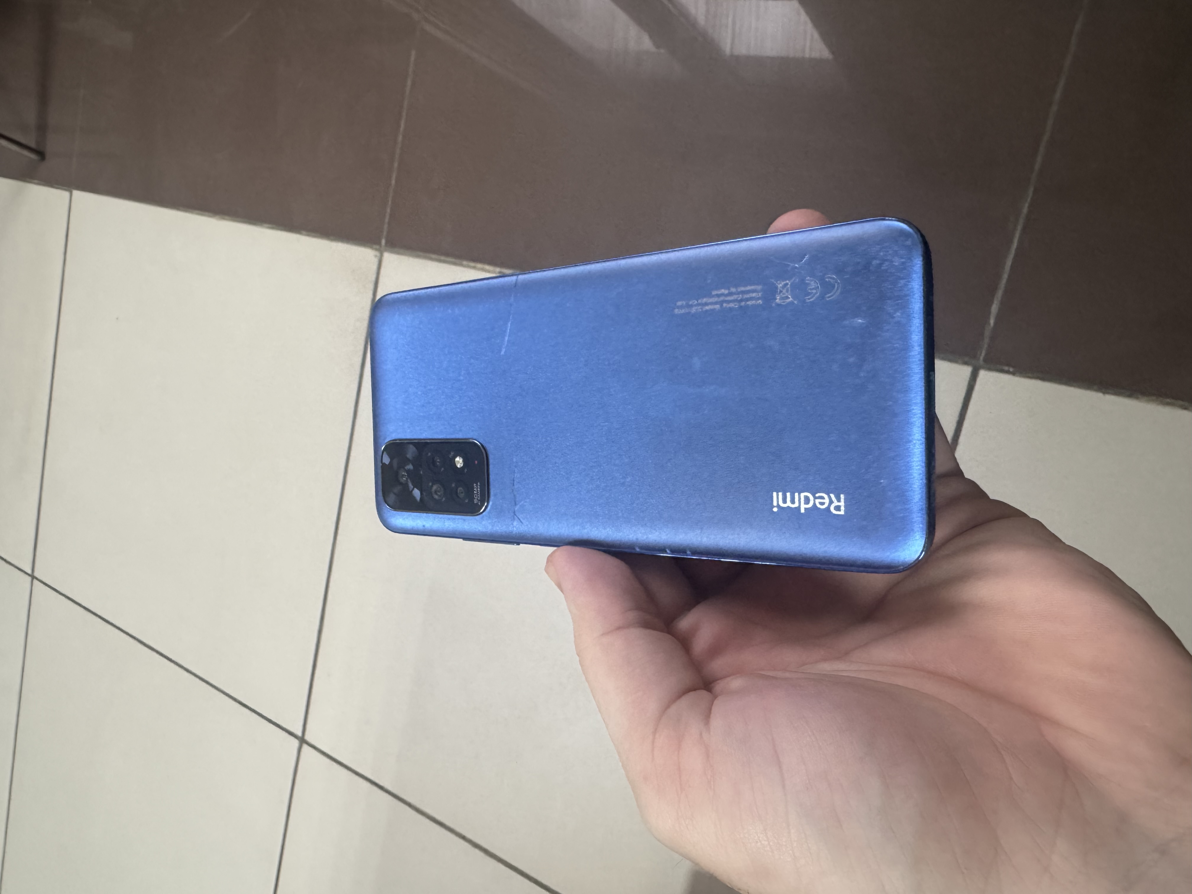 1. Мобильный телефон марки "Redmi Note 11", модель 2201117TG, серийный номер 8d97a668, голубого цвета – 1 шт; 2. Мобильный телефон марки "Redmi Note 12 Pro" перламутрово-белого цвета – 1 шт.