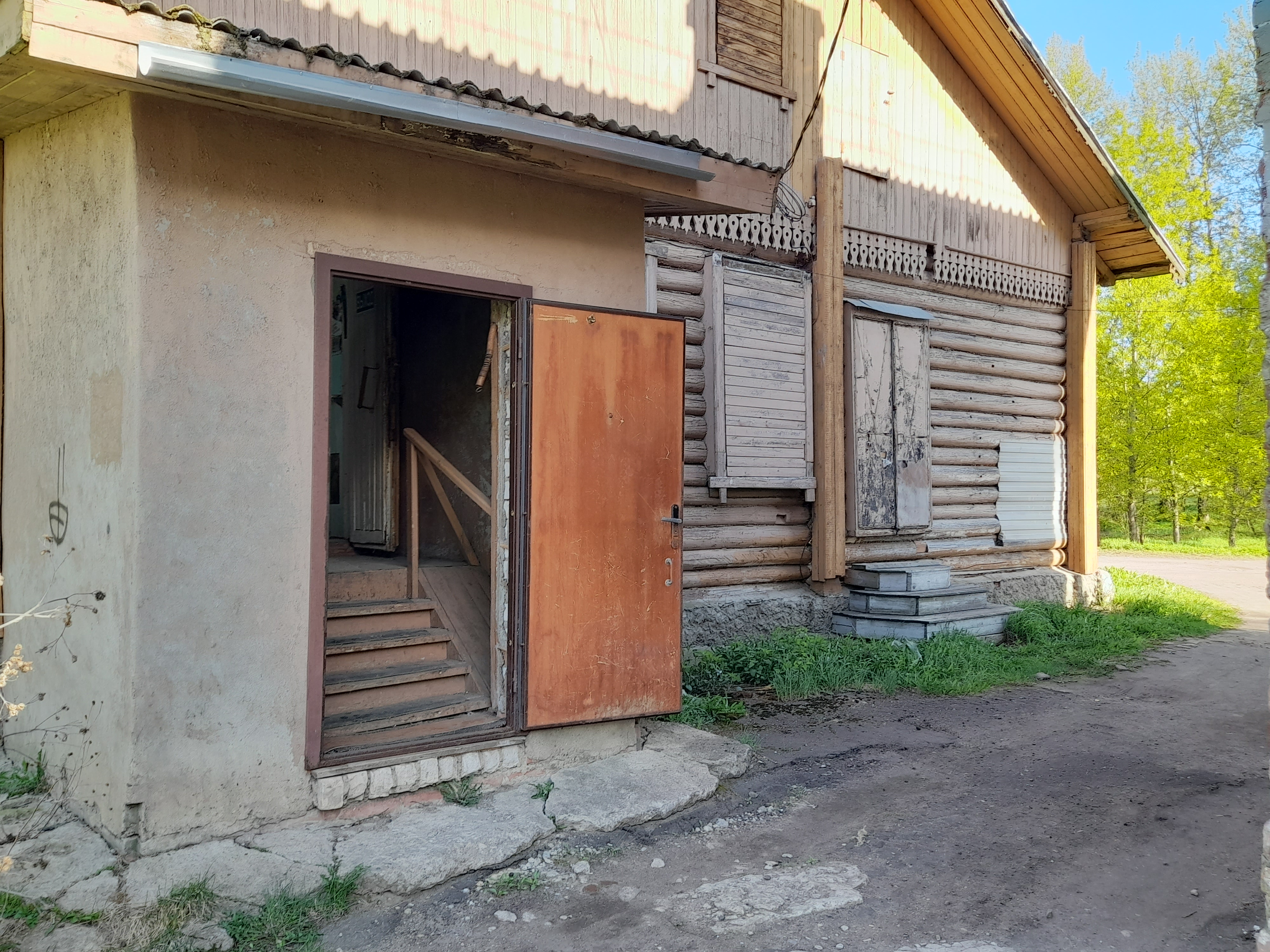 Здание, с земельным участком, расположенное по адресу: Ярославская область, Рыбинский р-н, г. Рыбинск, ул. Чебышева, д. 7