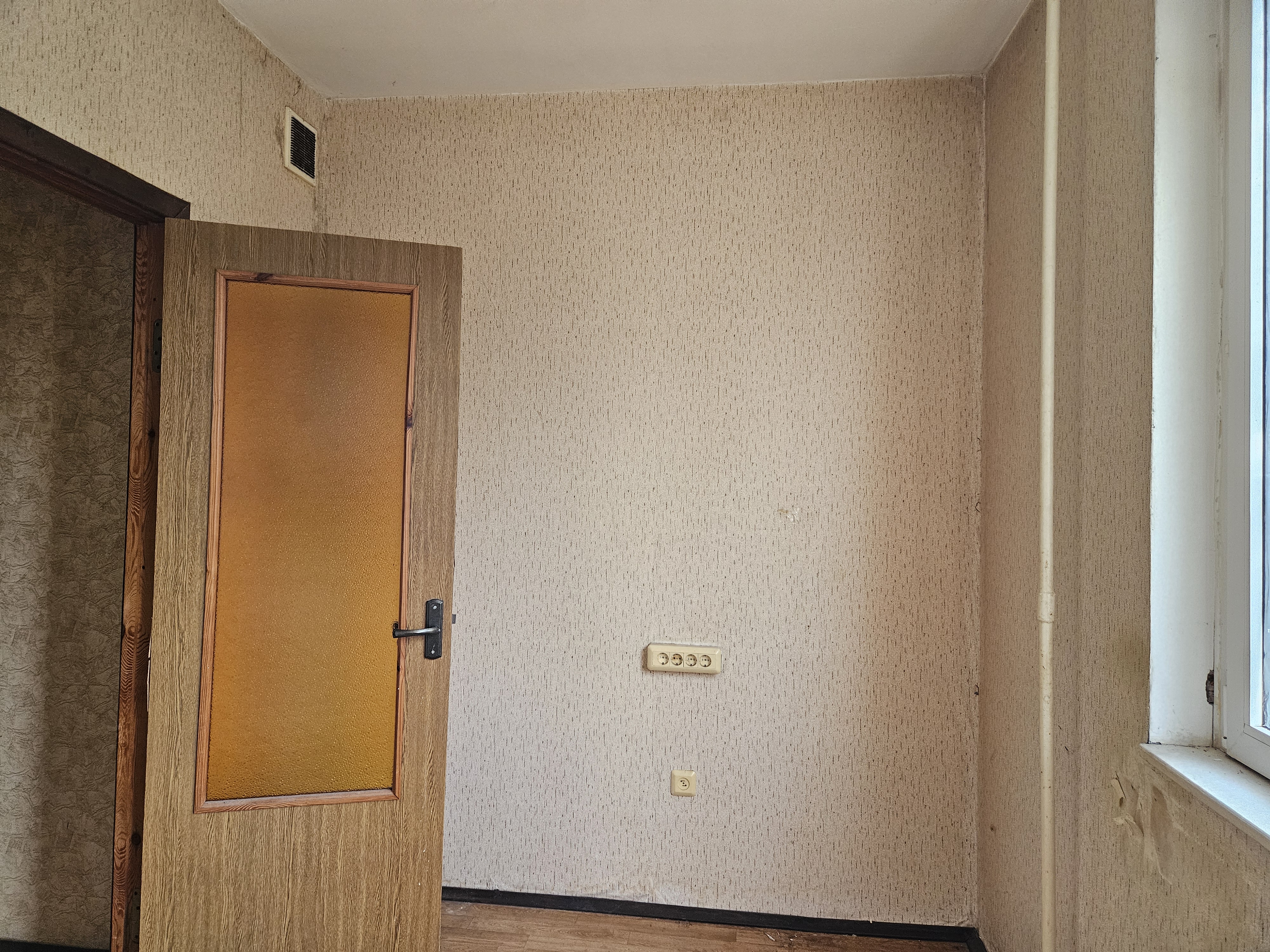 Продажа имущества, находящегося в собственности города Москвы: жилое помещение по адресу: д. Голубое, ул. Родниковая, корп. 5, кв. 206, общей площадью 37,7 кв. м, кадастровый номер: 50:09:0070106:3651