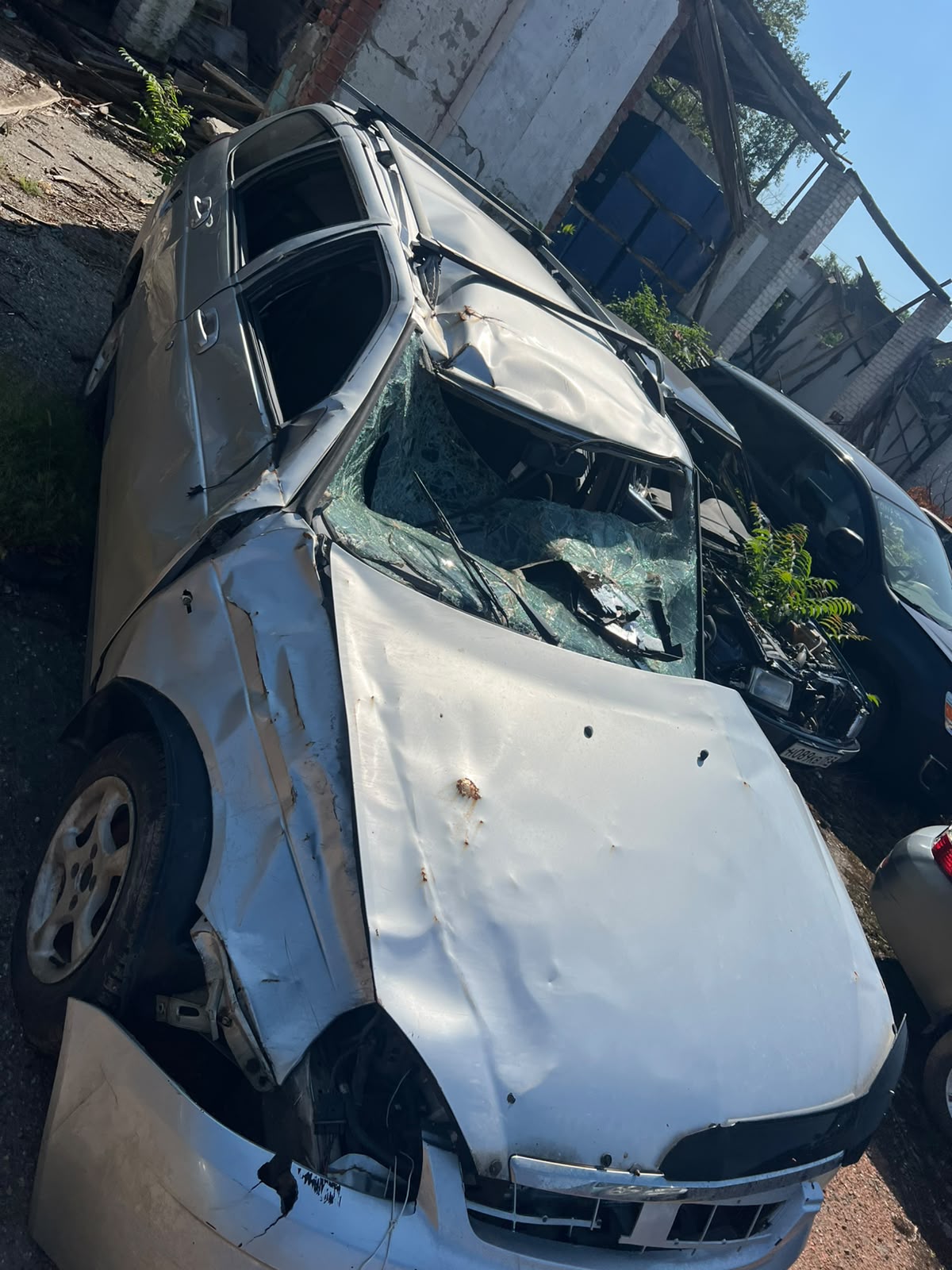 Автомобиль Лада 217130 Приора, г.н К930ТВ123, VIN XTA2171309004669, г.в2009, светло серебристый металл. Документы отсутствуют.