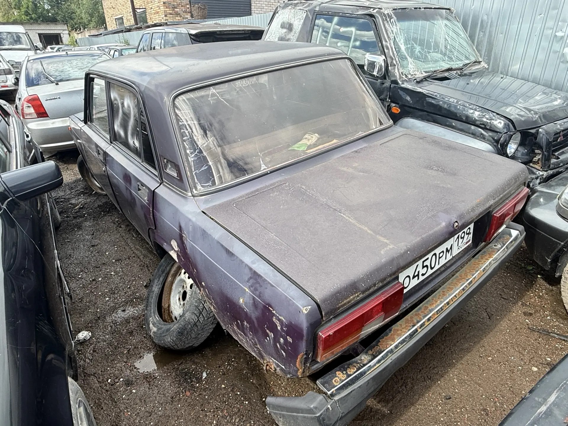 Легковые автомобили, 12 штук