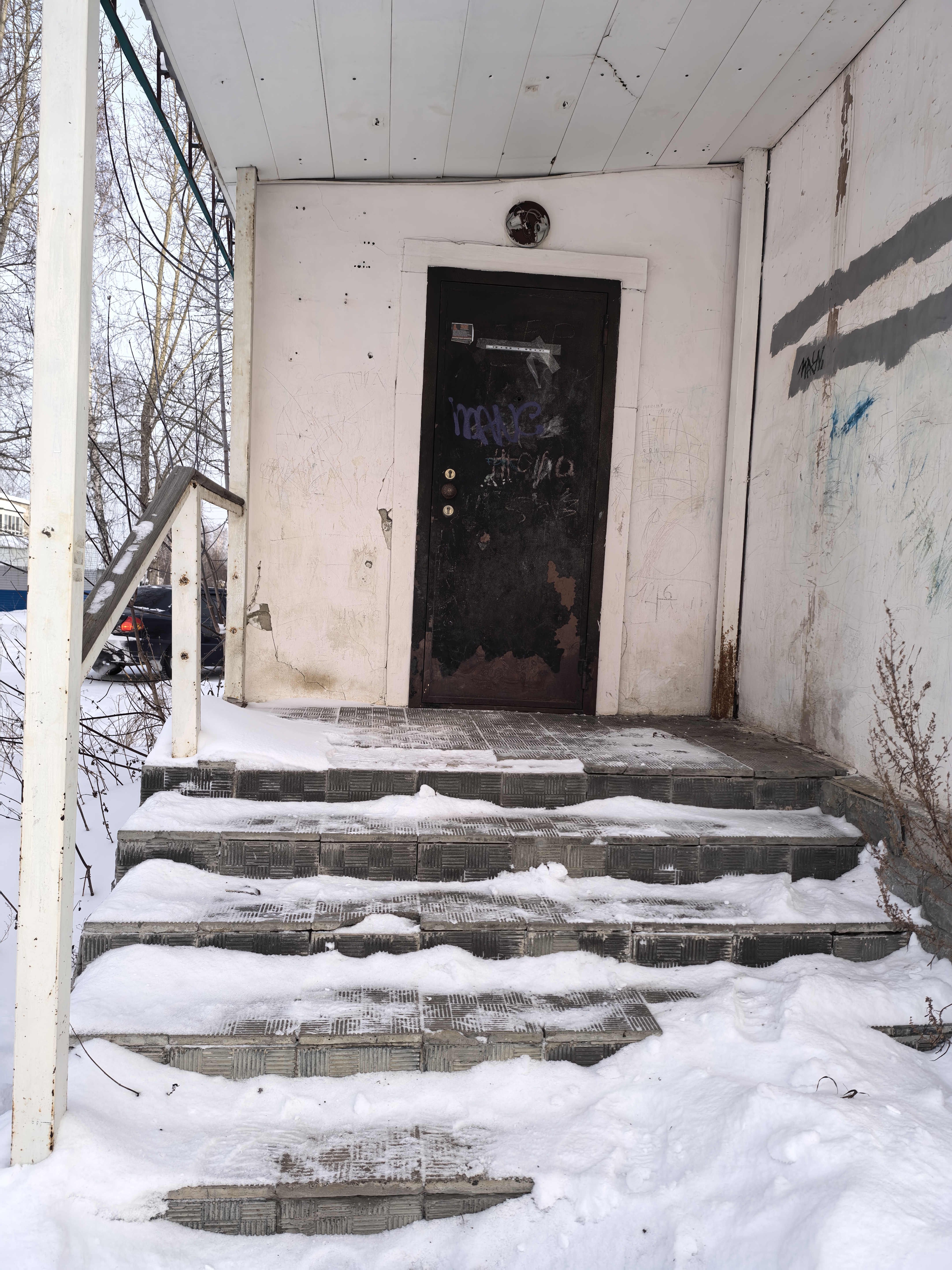 Нежилое помещение, этаж: 1, кадастровый номер 66:17:0809005:979, общая площадь 67,3 кв.м., назначение: нежилое, расположенные по адресу: Свердловская область, г. Нижняя Тура, ул.Малышева, д.49