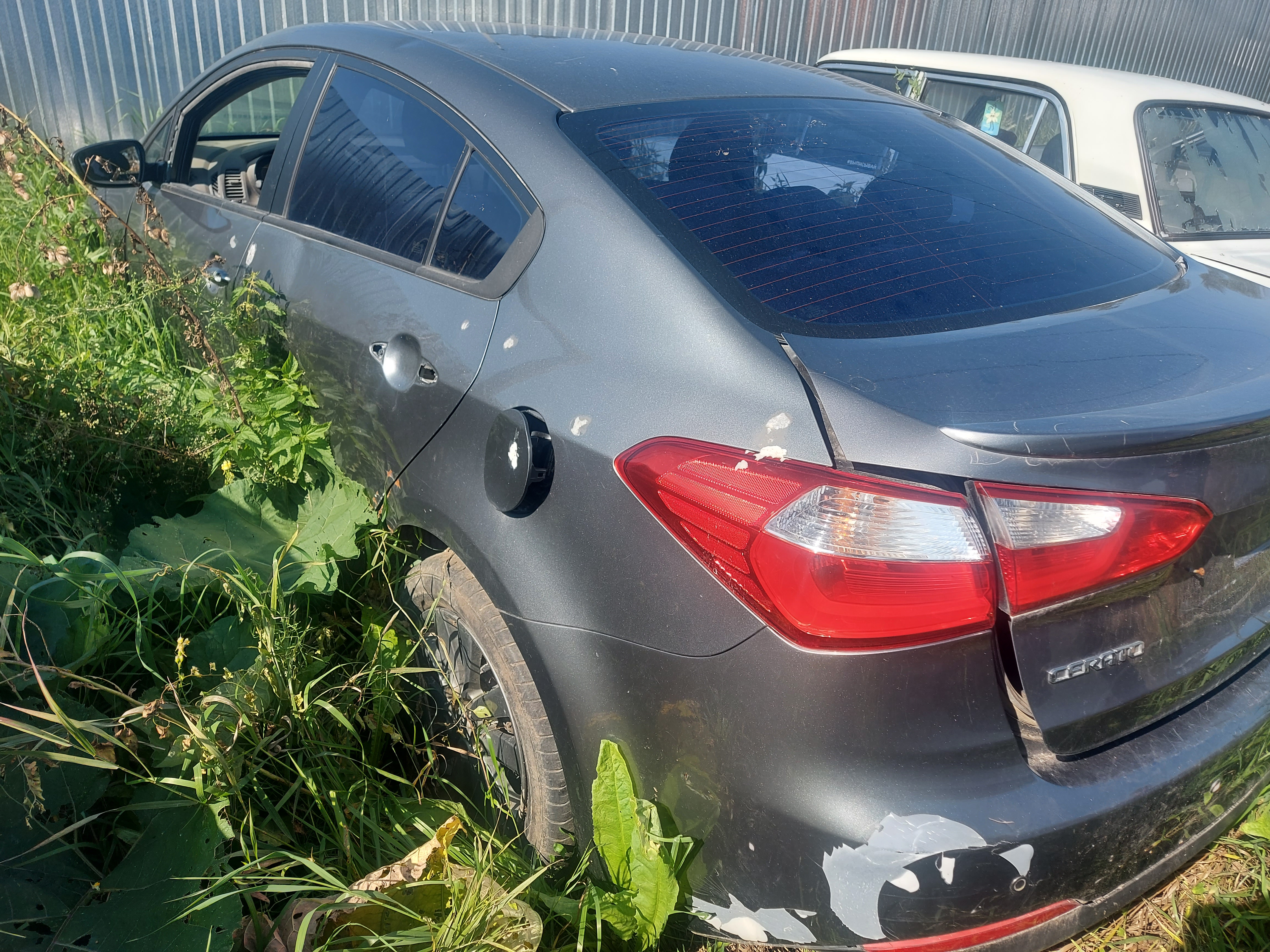 Автомобиль марки Kia Cerato vin XWEFX417BE0000998