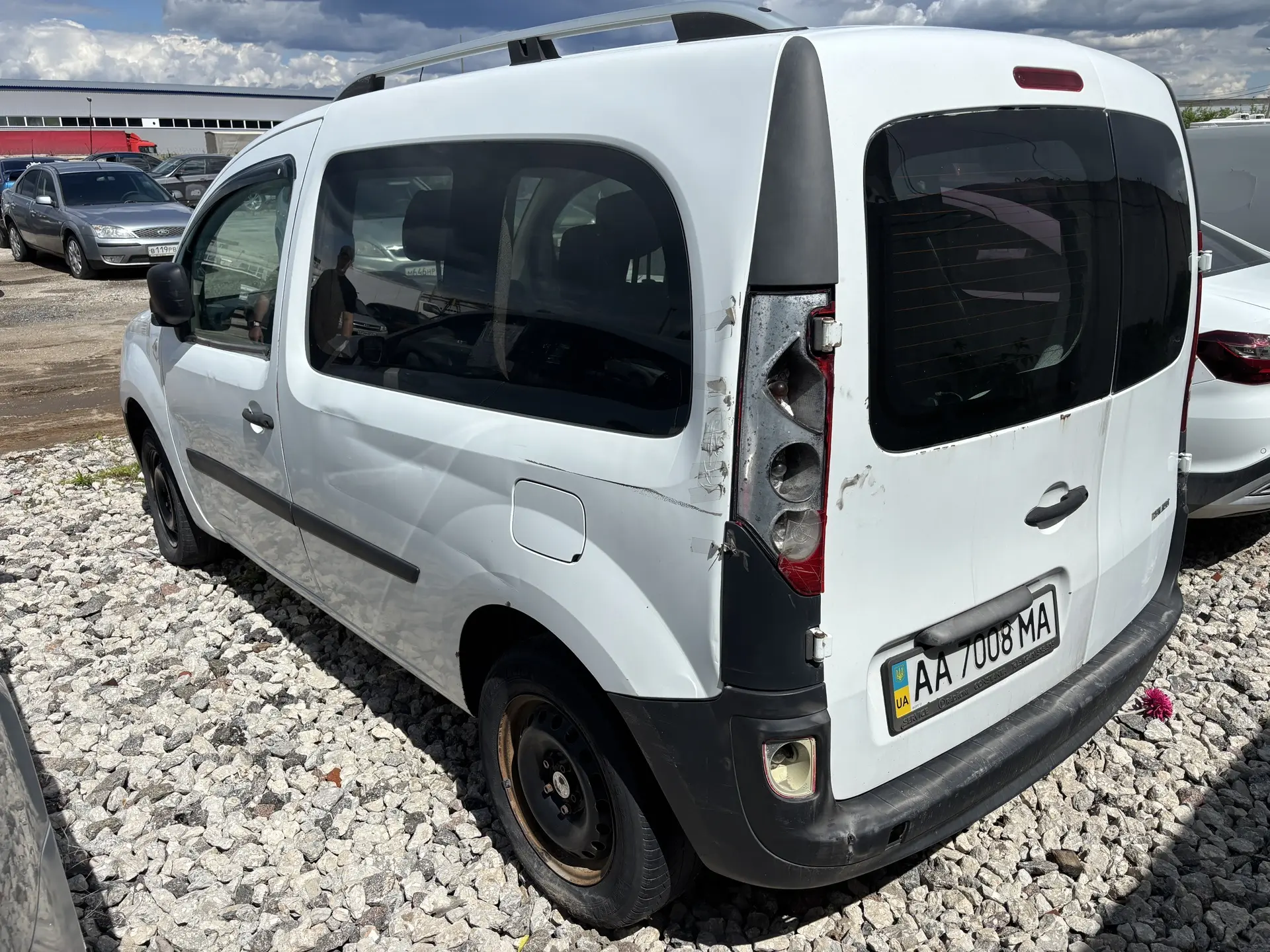 Транспортное средство марки Renault Kengoo 2008 года выпуска, VIN: VF1FWOBC540084340, регистрационный номер АА7008МА