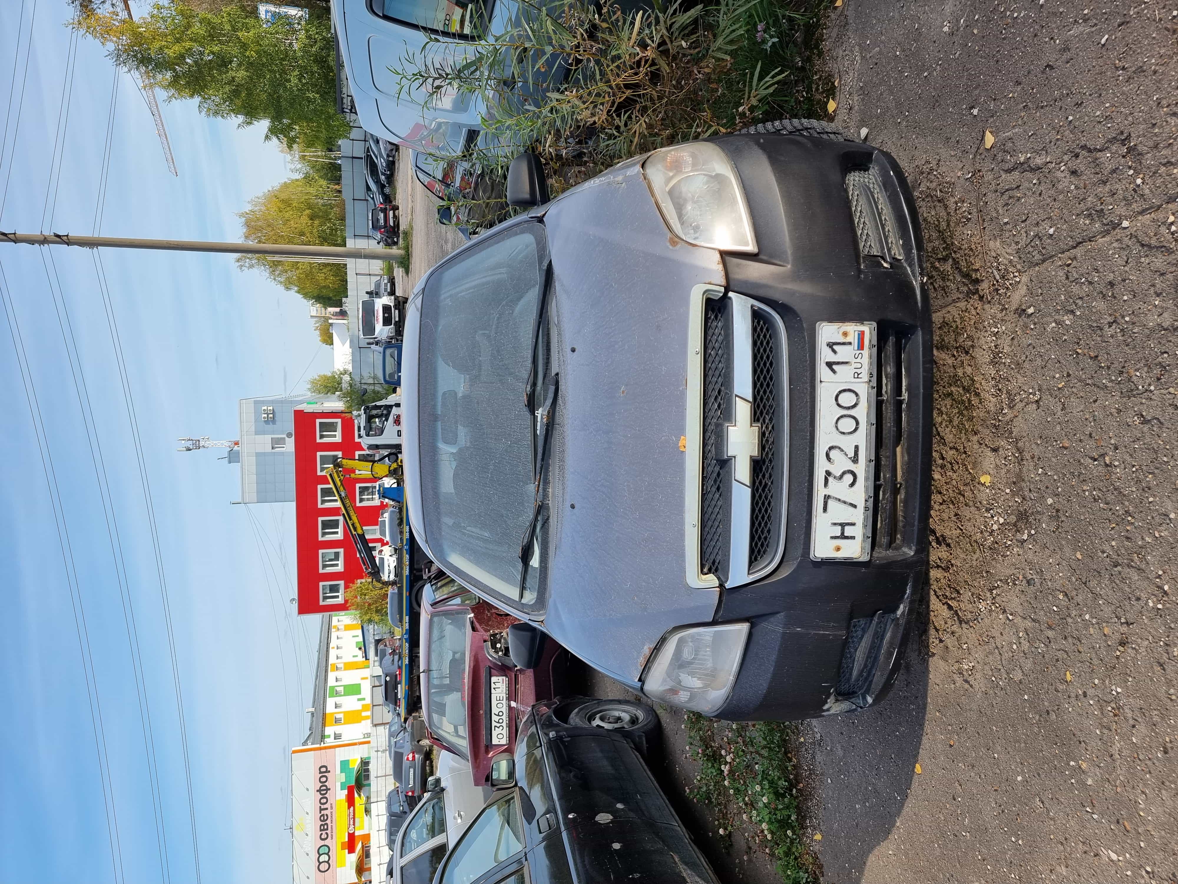 Лот № 9. Автомобиль "Chevrolet Aveo", 2008 г.в., г.р.з. Н732ОО11, VIN: KL1SF69DJ8B285115,в корпусе серо-черного цвета, по всему крпусу имеются сколы, пятна ржавчины, вмятины, передний бампер имеет сколы, имеются ключи (11-007876-1)