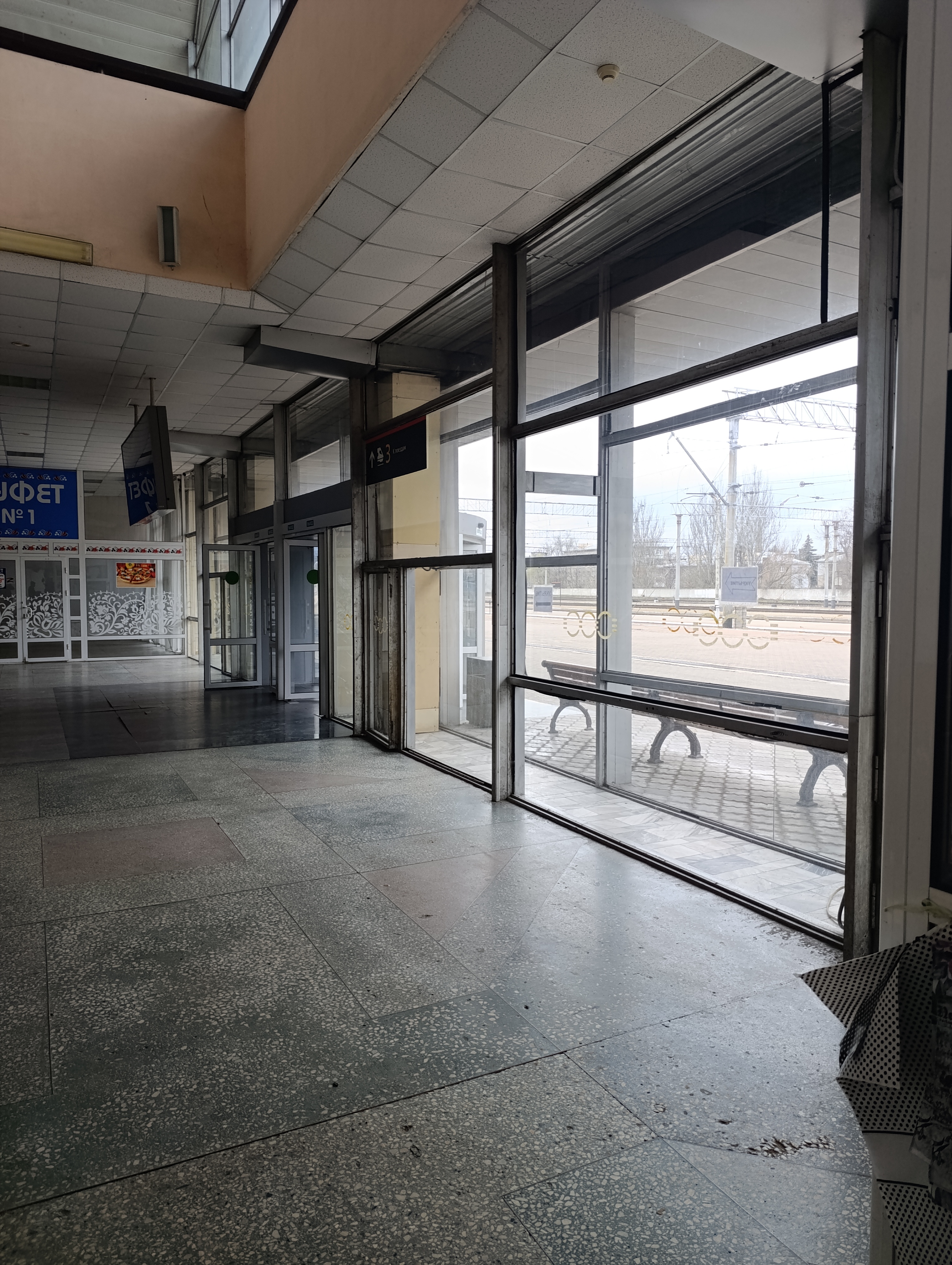 Часть встроенного нежилого помещения