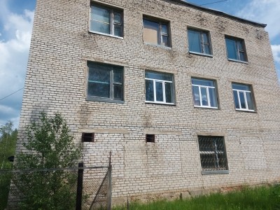 Помещения конторы с кадастровым  номером 67:07:0040101:337, площадью 678,9 кв. м, по адресу: Смоленская область,  муниципальный округ Духовщинский,                   поселок Озерный, улица Октябрьская, дом 7