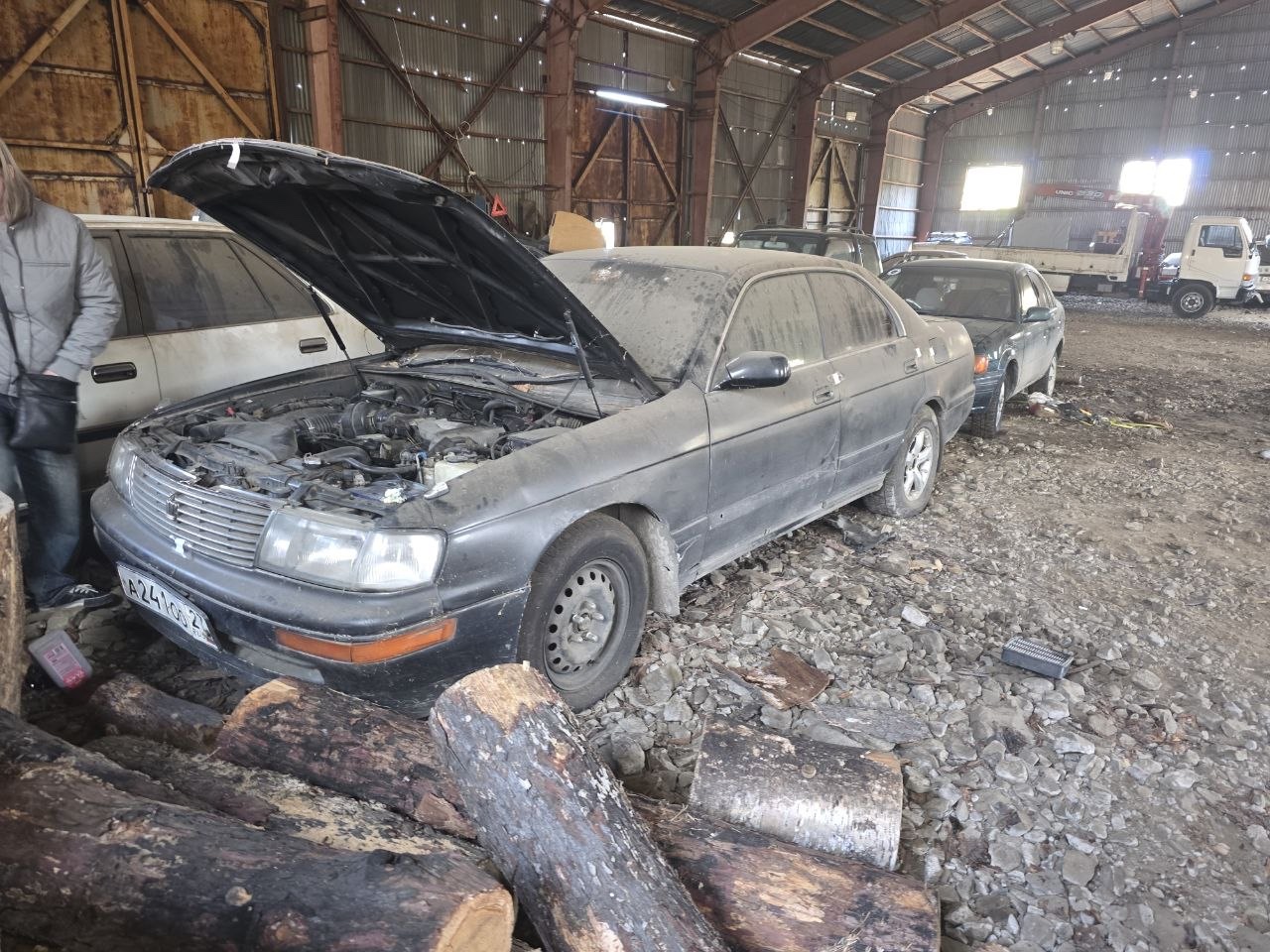 Автомобиль марки Toyota Crown, г/н А241ОО27 ,1992 г.в., № кузова JZS1410037315 , цвет серо-синий