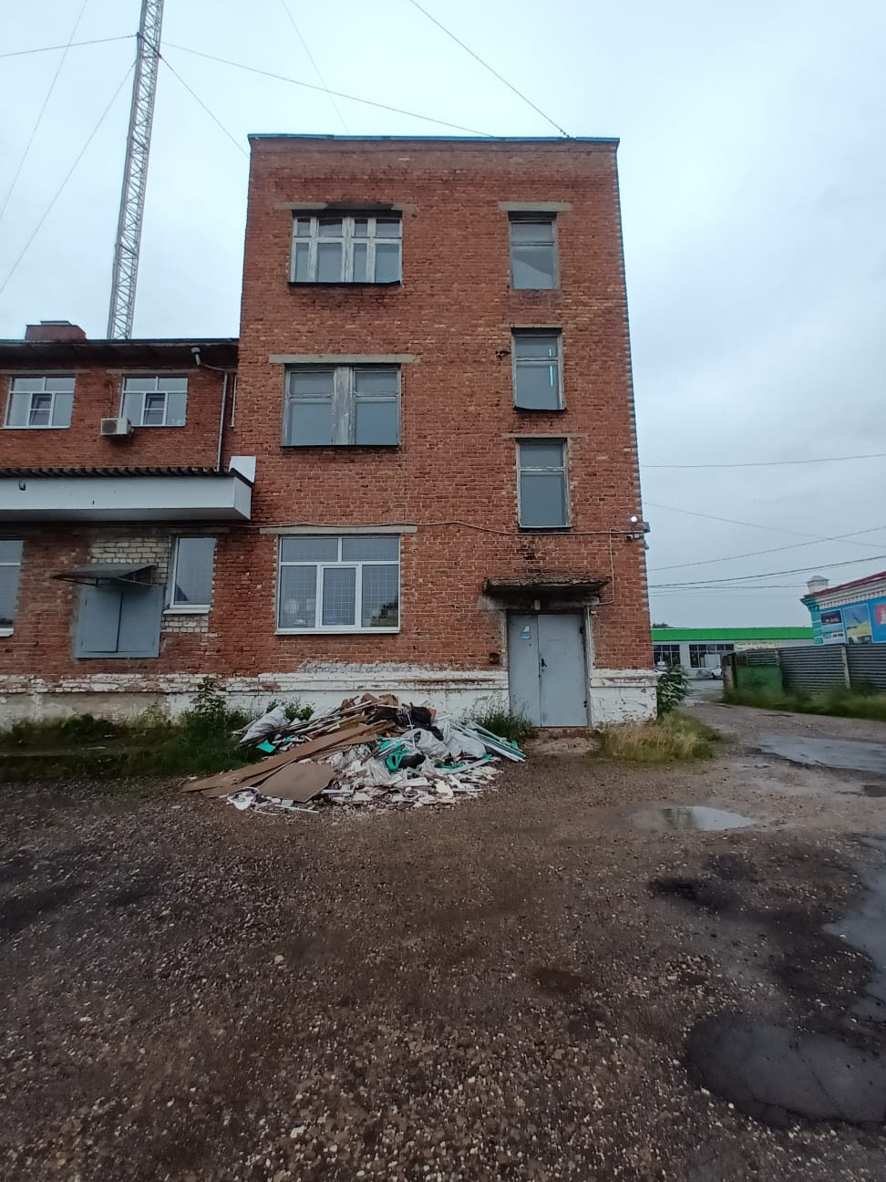 Объект аренды, площадь 110,00 кв. м, номера на поэтажном плане: этаж 2, ком. 2, 4 - 8, адрес (местонахождение) объекта: Тамбовская область, р-н Мучкапский, рп. Мучкапский, ул. Советская, д. 10. Вход в объект аренды из общей входной группы