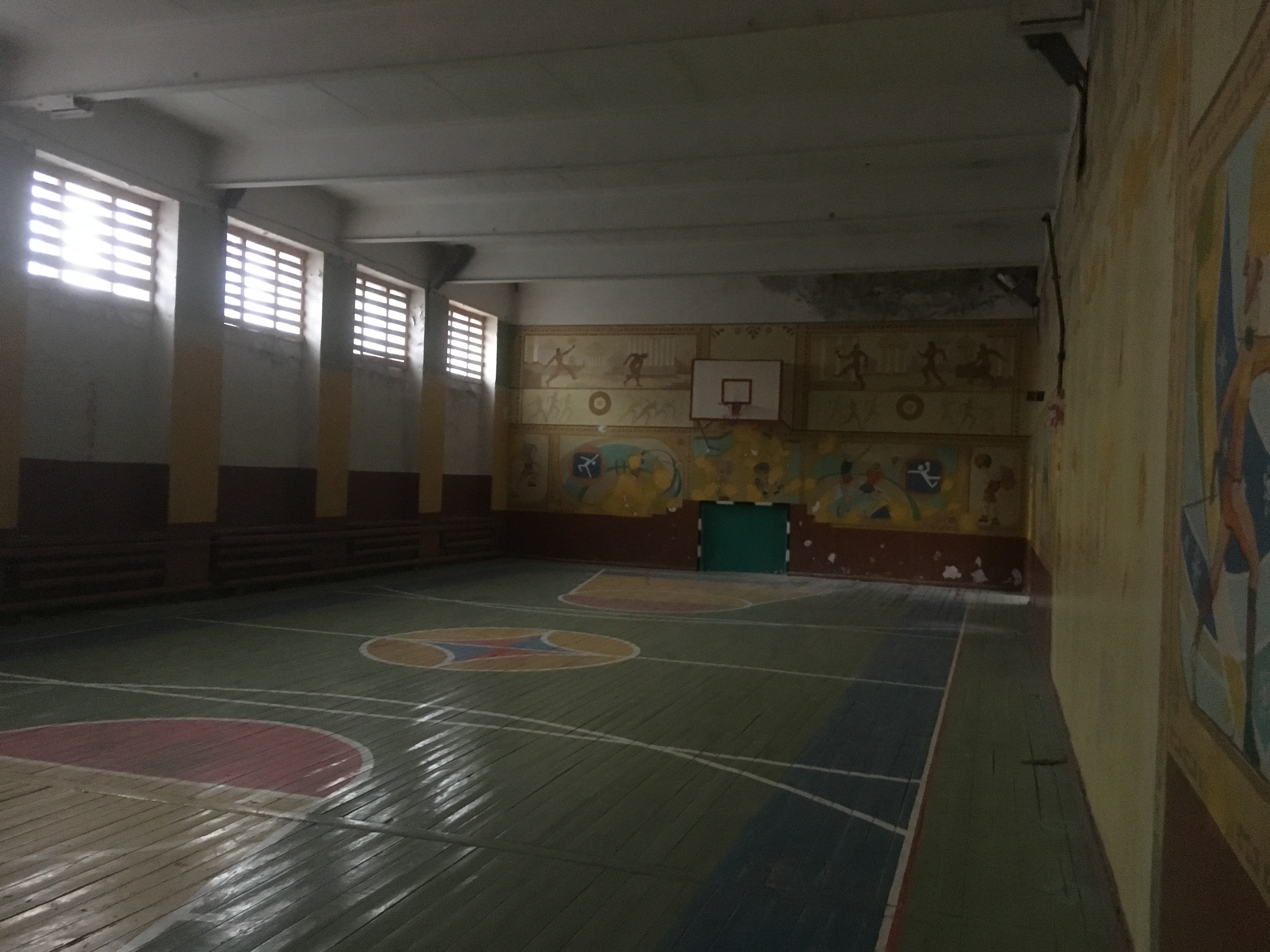 Нежилое помещение в части административного здания (Спортзал), кадастровый номер 11:12:1701007:1823, расположенное по адресу: Республика Коми, г. Печора, ул. Мира, д. 6