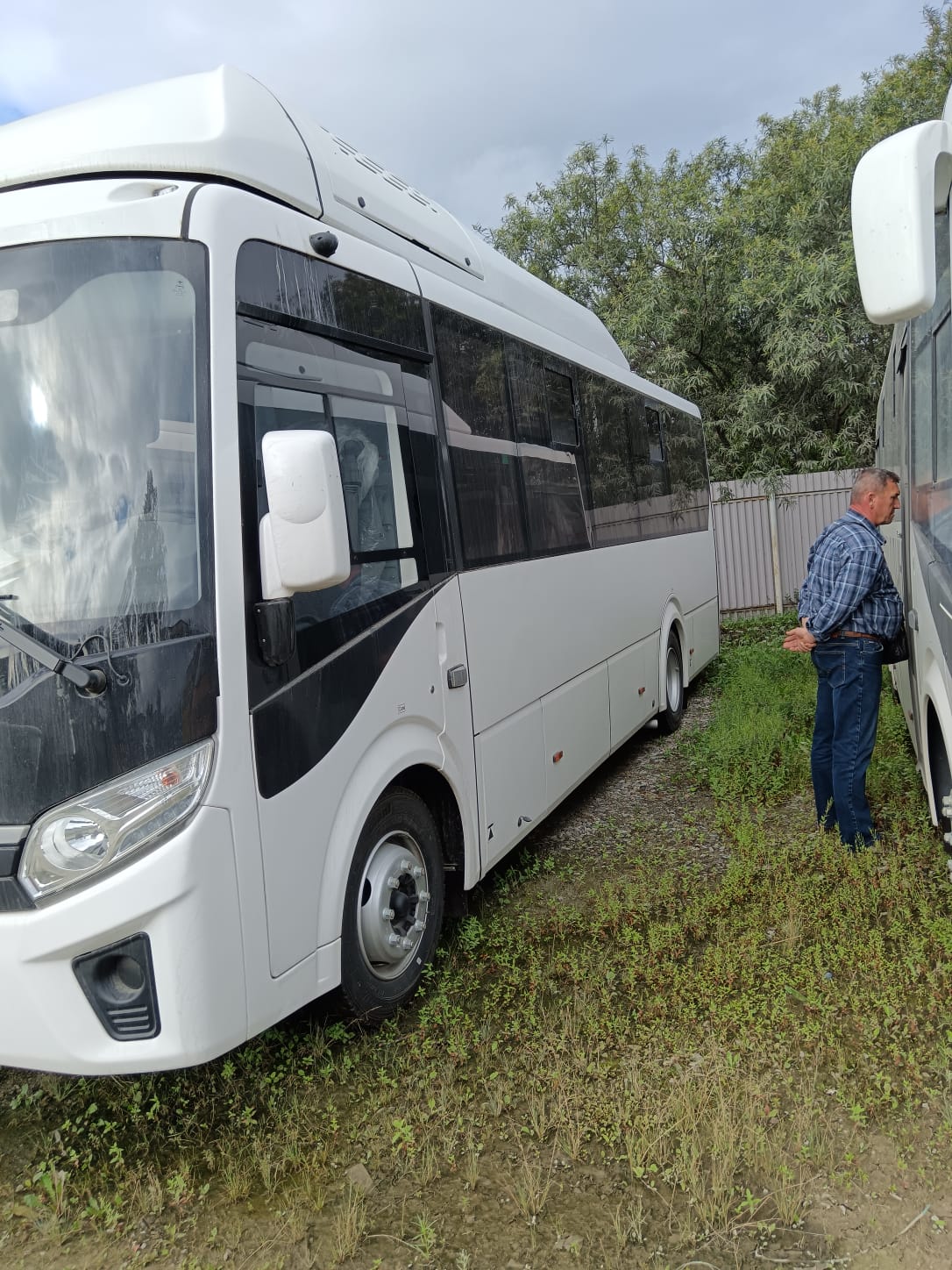 Лот №1: право на заключение договора аренды муниципального имущества: - Автобус ПАЗ Vector NEXT.