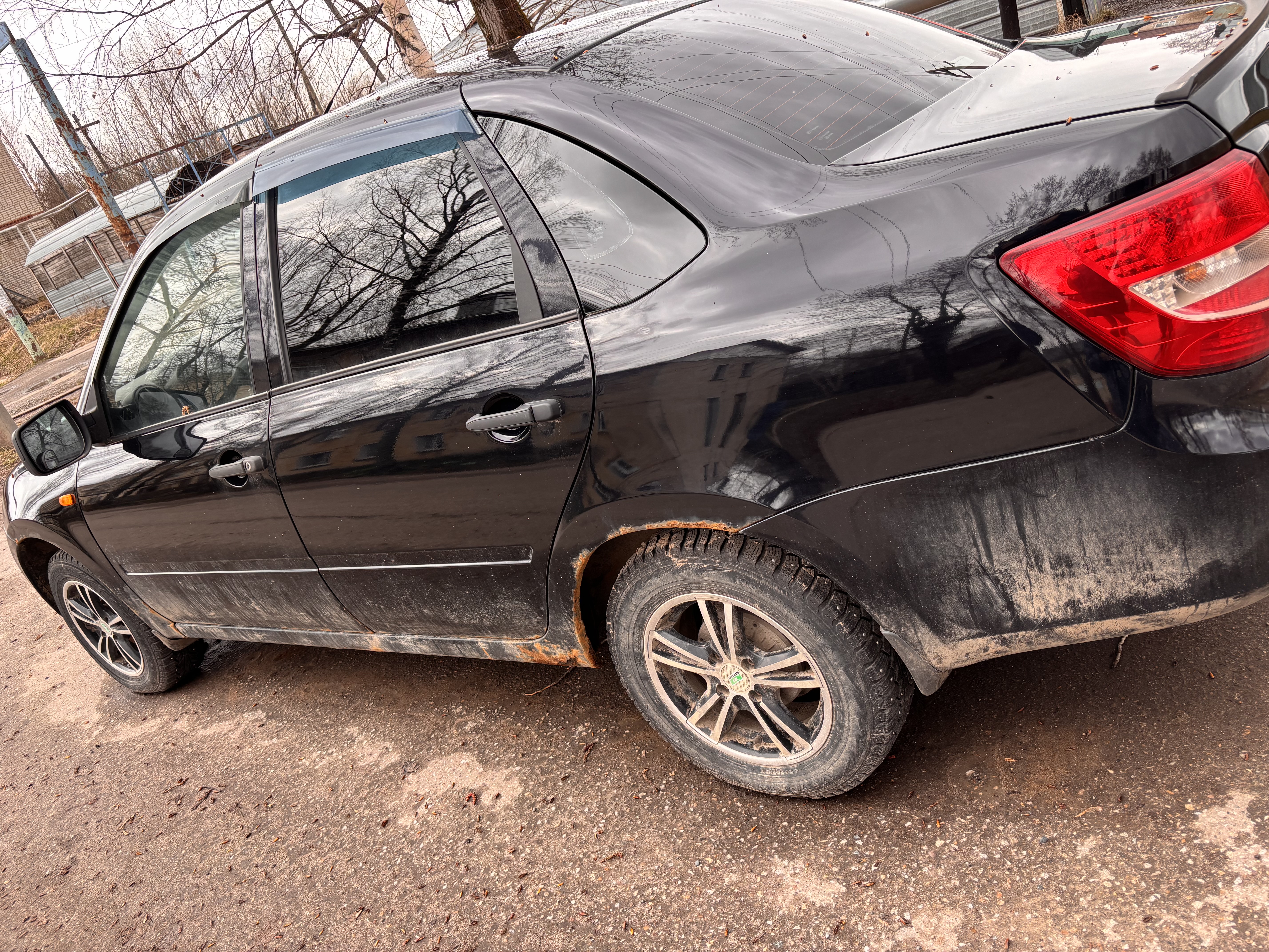 Легковой автомобиль Лада Гранта, 2014 г.в., г/н А065СК43, XTA219010E0242254, сине-черного цвета