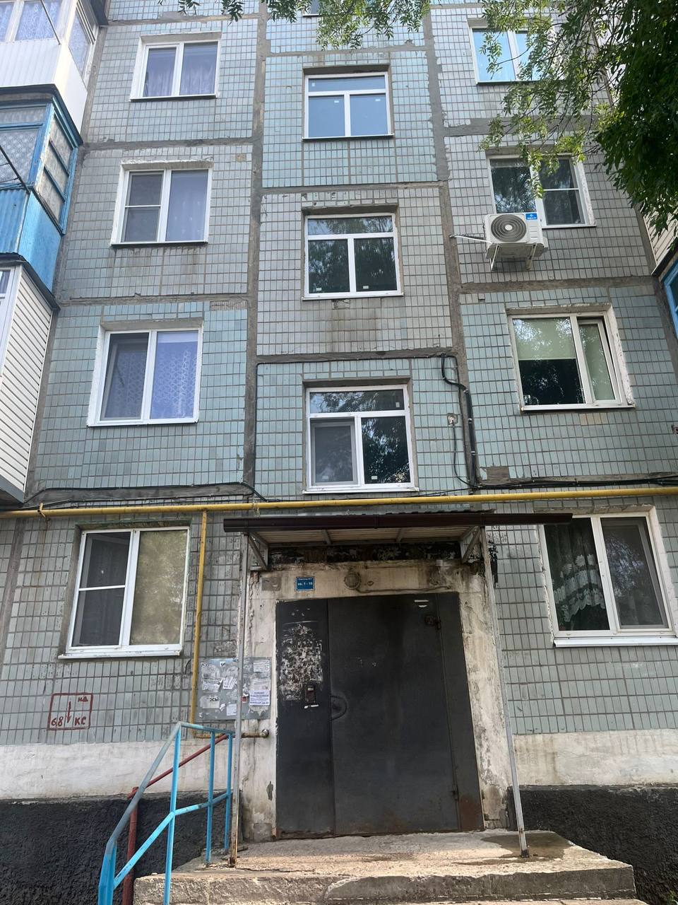 Жилое помещение, квартира площадью 59,90 кв.м. (общая долевая собственность, доля в праве 1/4), кадастровый № 61:49:0010240:1244, должник Колесникова Т.В., (Поручение ТУ Росимущества в РО от 28.04.2026 № 61-562-У). Адрес (местоположение): Ростовская область, г. Гуково, ул. Ковалева, д. 47, кв. 3.