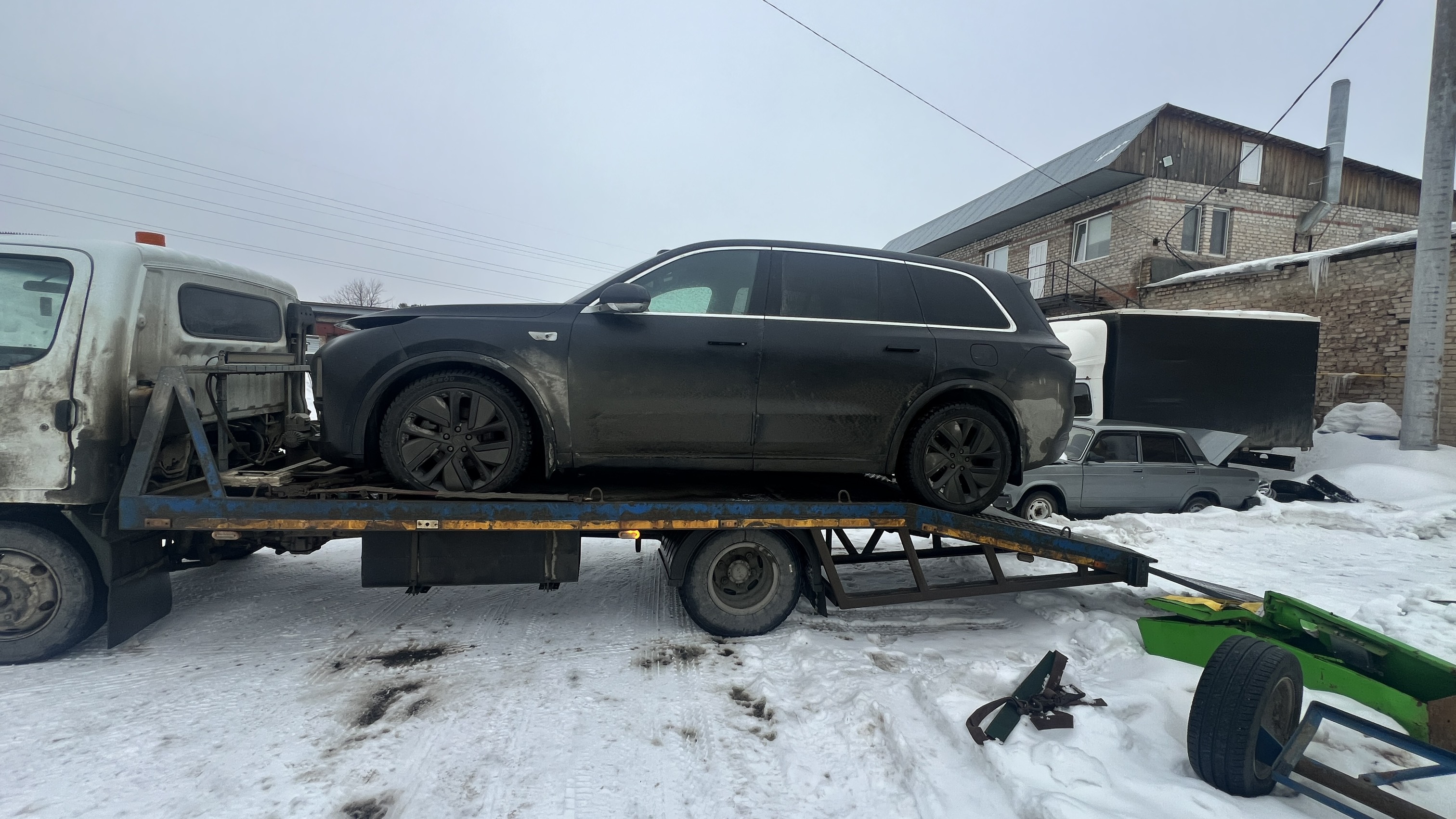 Автомобиль Lixiang L9, 2023 г/в, г/н Е 512 СУ 156, VIN HLX33B121P0132933