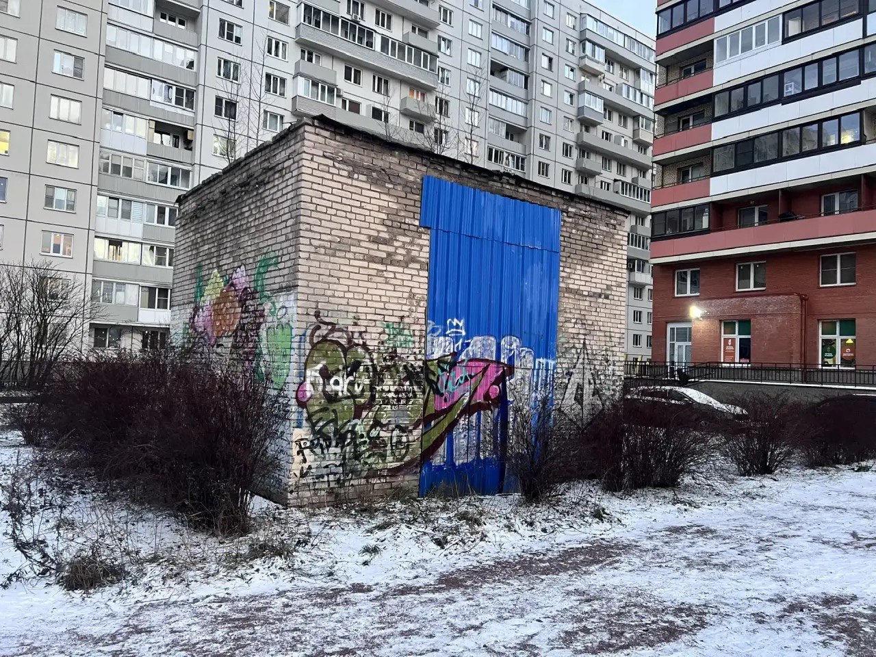 Здание, расположенное по адресу: г. Санкт-Петербург, улица Маршала Тухачевского, дом 27, корпус 2, и земельный участок, расположенный по адресу: Российская Федерация, Санкт-Петербург, внутригородское муниципальное образование города федерального значения Санкт-Петербурга муниципальный округ Полюстрово, улица Маршала Тухачевского, земельный участок 27в, находящиеся в государственной собственности Санкт-Петербурга