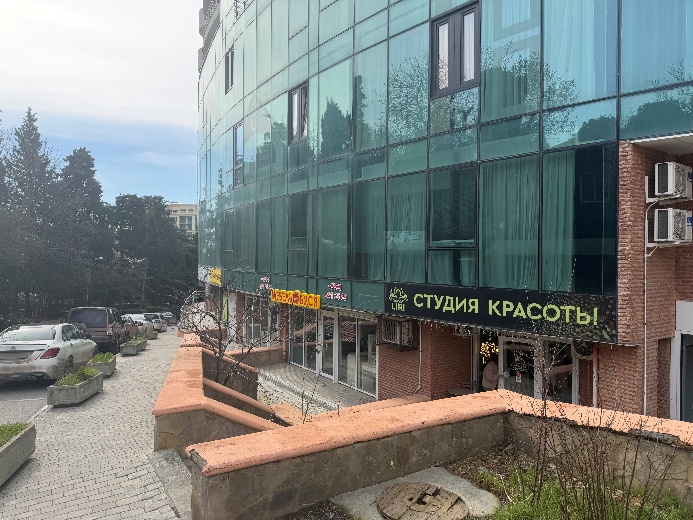 нежилое помещение (расположено в литере Б) площадью 55,8 кв. м, кадастровый номер 90:25:010105:2018, расположенное по адресу: Республика Крым, г. Ялта, ул. Руданского, д. 8, начальной минимальной стоимостью 3 856 000 (три миллиона восемьсот пятьдесят шесть тысяч) рублей 00 копеек (с учетом НДС)