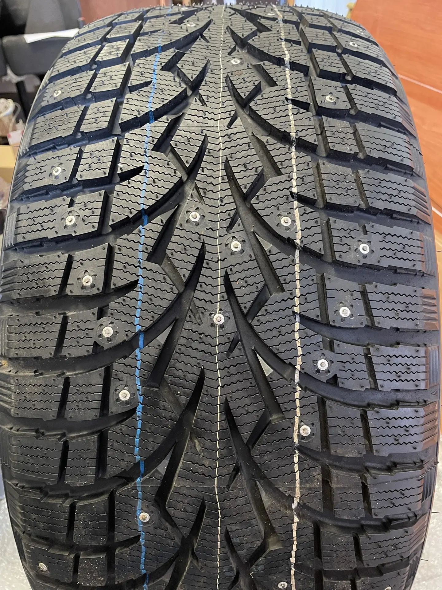Автомобильная зимняя шина TOYO Observe G-3 Ice 295/40 R21