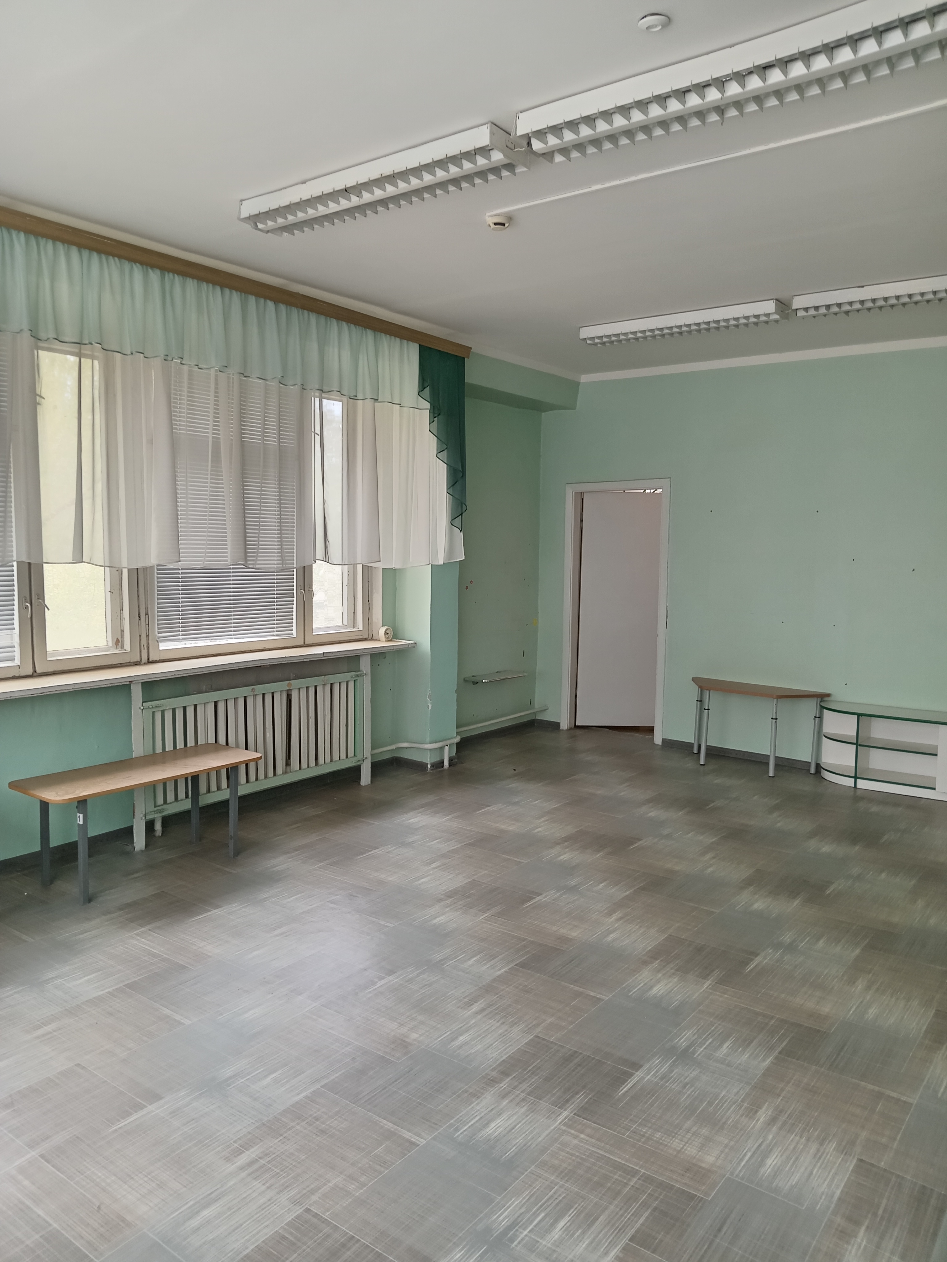 Встроенные нежилые помещения площадью 64,1 кв.м., (помещения № 44,46) на втором этаже нежилого отдельно стоящего здания общей площадью 2498,7 кв.м., расположенного по адресу: Волгоградская область, г. Волжский, проспект Дружбы, 62. График использования: понедельник, четверг с 15:30 до 16:30