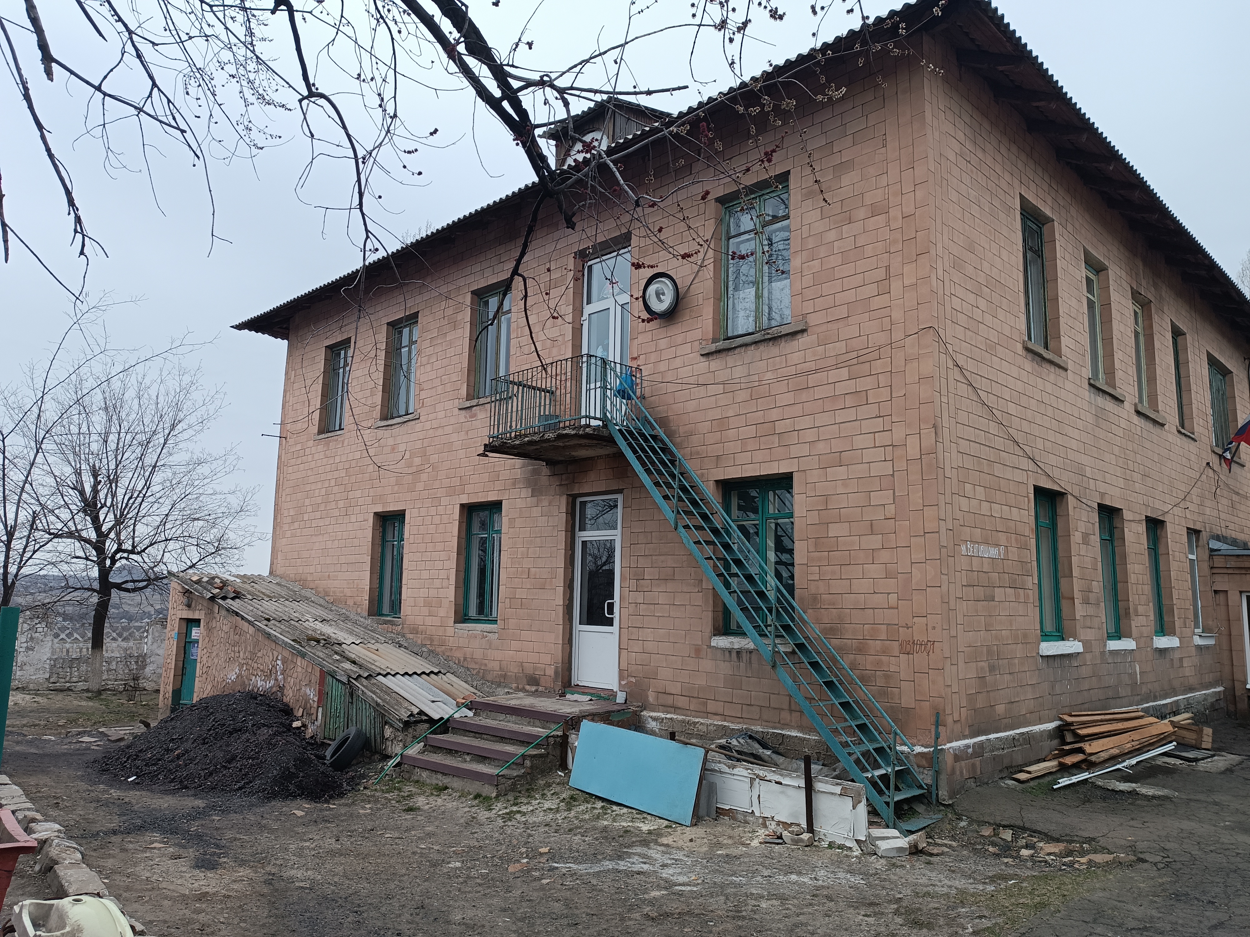нежилое помещение площадью 49,2 кв. м - часть нежилого здания ясли-сада площадью 833,6 кв. м, кадастровый номер 93:45:0010104:336, расположенное по адресу: Российская Федерация, Донецкая Народная Республика, муниципальный округ Шахтерский, г. Шахтерск, ул. Вентиляционная, дом 17
