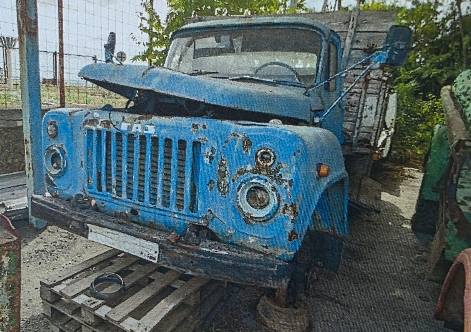 Грузовые автомобили цистерны ГАЗ 53.