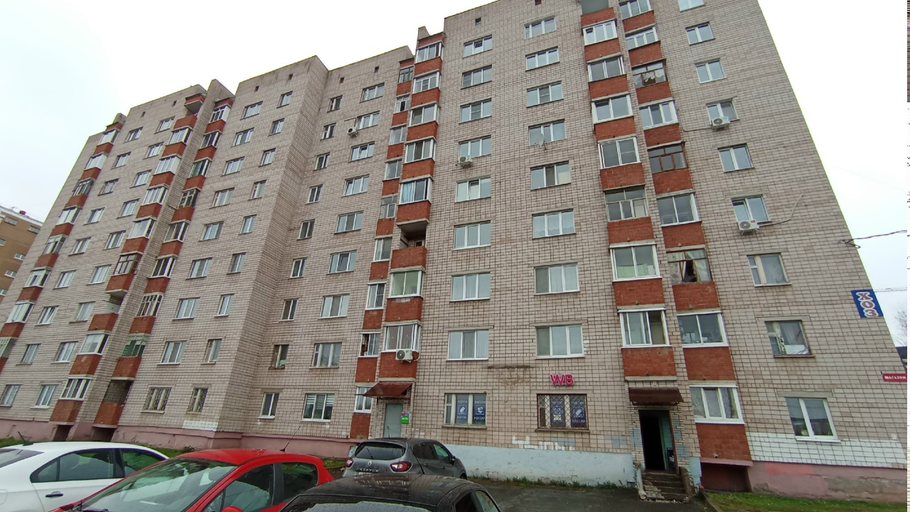 Нежилое помещение площадью 69,8 кв.м с кадастровым № 18:26:050794:1085, расположенного на 1 этаже многоквартирного дома с кадастровым № 18:26:050794:31 по адресу: Удмуртская Республика, г. Ижевск, ул. Степана Разина, 67.