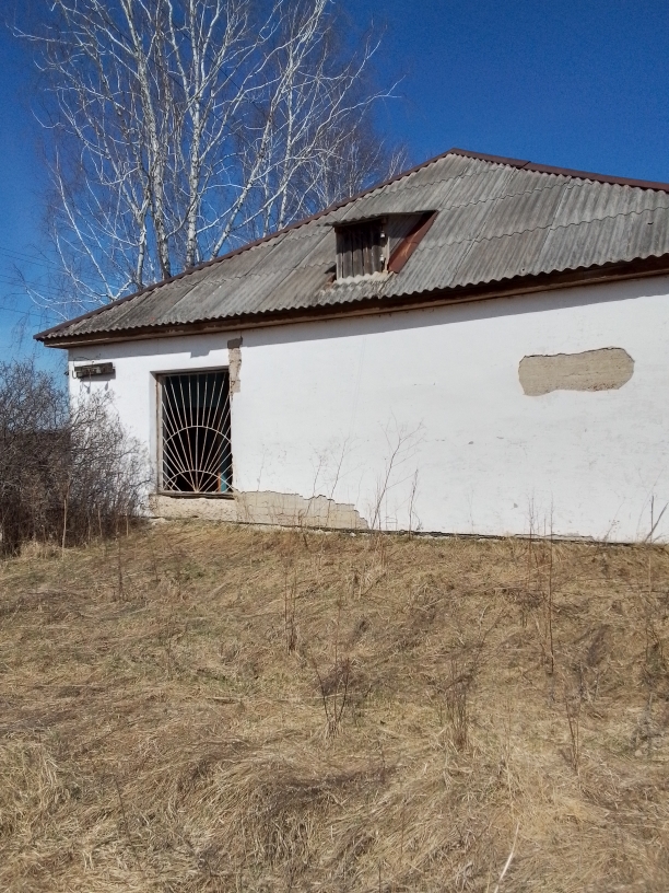 Нежилое здание - кабинет машиноведения, площадью 188,7 кв. м, по адресу Тюменская область, Аромашевский район, с. Малоскаредное, ул. Центральная, 16 (кадастровый номер 72:03:0501001:476), с земельным участком, местоположение Тюменская область, Аромашевский район, с. Малоскаредное, улица Центральная, земельный участок 16, площадью 497 кв. м (кадастровый номер 72:03:0501001:521)