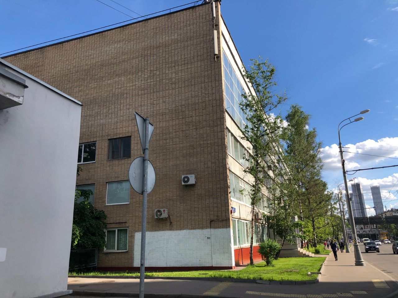 нежилое помещение пл.1033,5кв.м по адресу: Российская Федерация, город Москва, вн.тер.г. муниципальный округ Хорошево-Мневники, проспект Маршала Жукова, дом 2, помещение 21П, к/н 77:08:0010005:1730