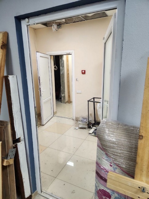 нежилое помещение (расположено в литере Б) площадью 26,6 кв. м, кадастровый номер 90:25:010105:2014, по адресу: Республика Крым, г. Ялта, ул. Руданского, д. 8, начальной минимальной стоимостью 1 968 000 (один миллион девятьсот шестьдесят восемь тысяч) рублей 00 копеек (с учетом НДС)