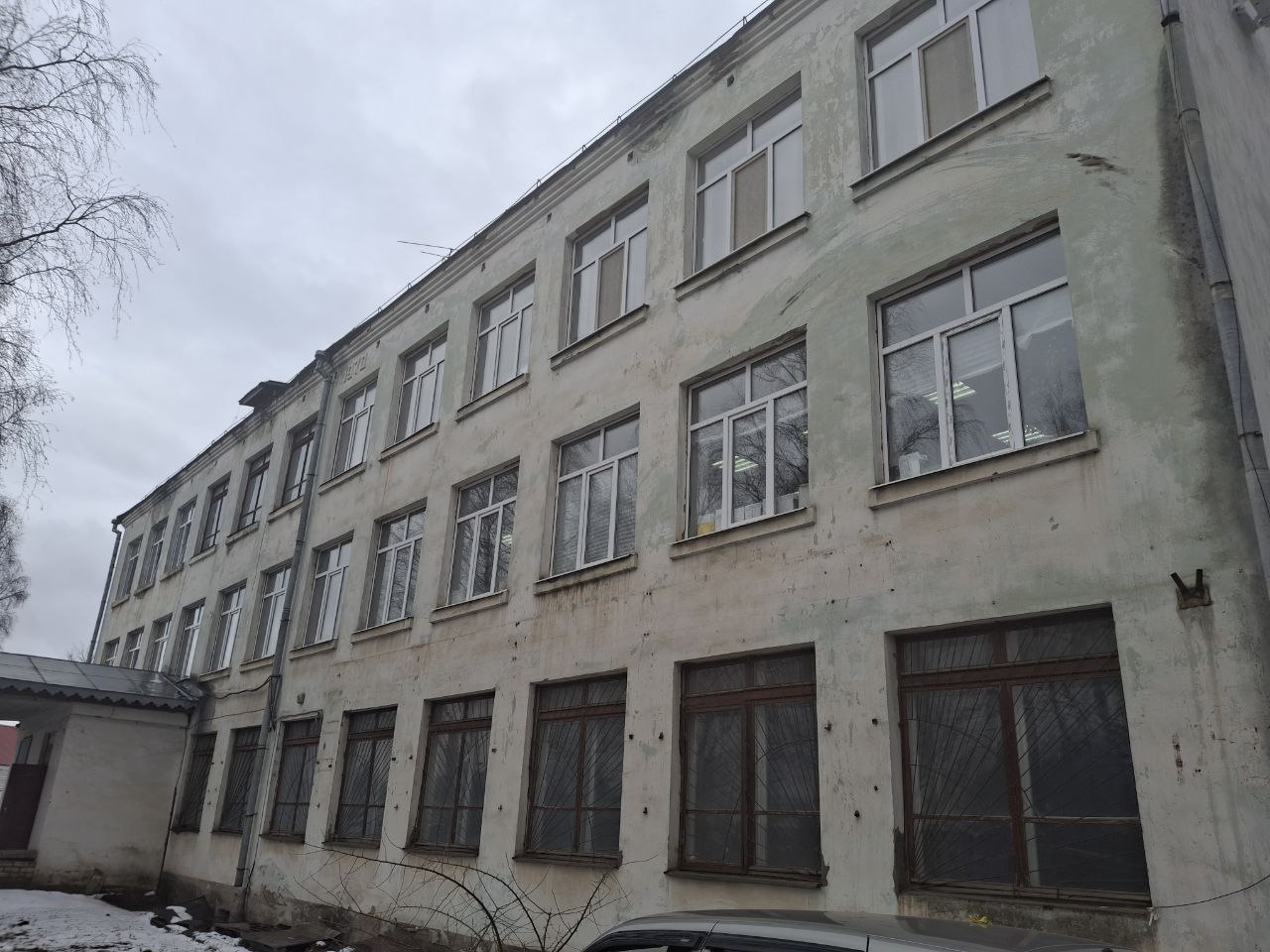 Нежилое помещение площадью 48,3 кв.м, расположенное по адресу: Вологодская область, район Великоустюгский, г. Великий Устюг,  ул. Красная, д. 142