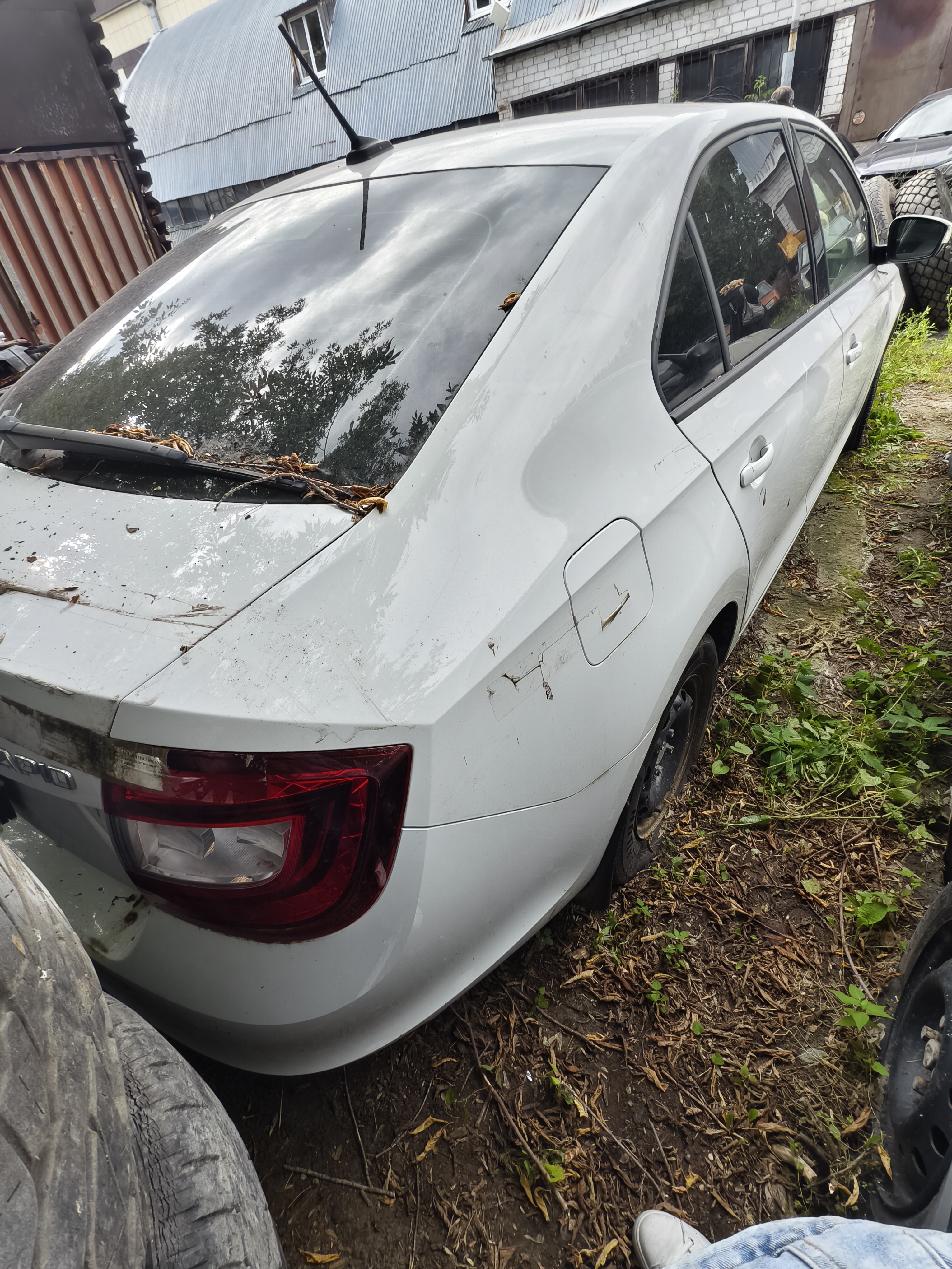 Автомобиль марки Шкода Рапид (SKODA RAPID) с г.р.з. С 234 ХН72, 2019 г.в., цвет белый, VIN XW8AF4NH6KK125604 ТС имеет ограничения ФССП на регистрационные действия (ключи и документы отсутствуют, техническое состояние не проверялось, пробег не известен). Имущество продается в том виде, в каком оно есть, в случае продажи возврату/обмену не подлежит. За скрытые дефекты имущества Продавец ответственности не несет.