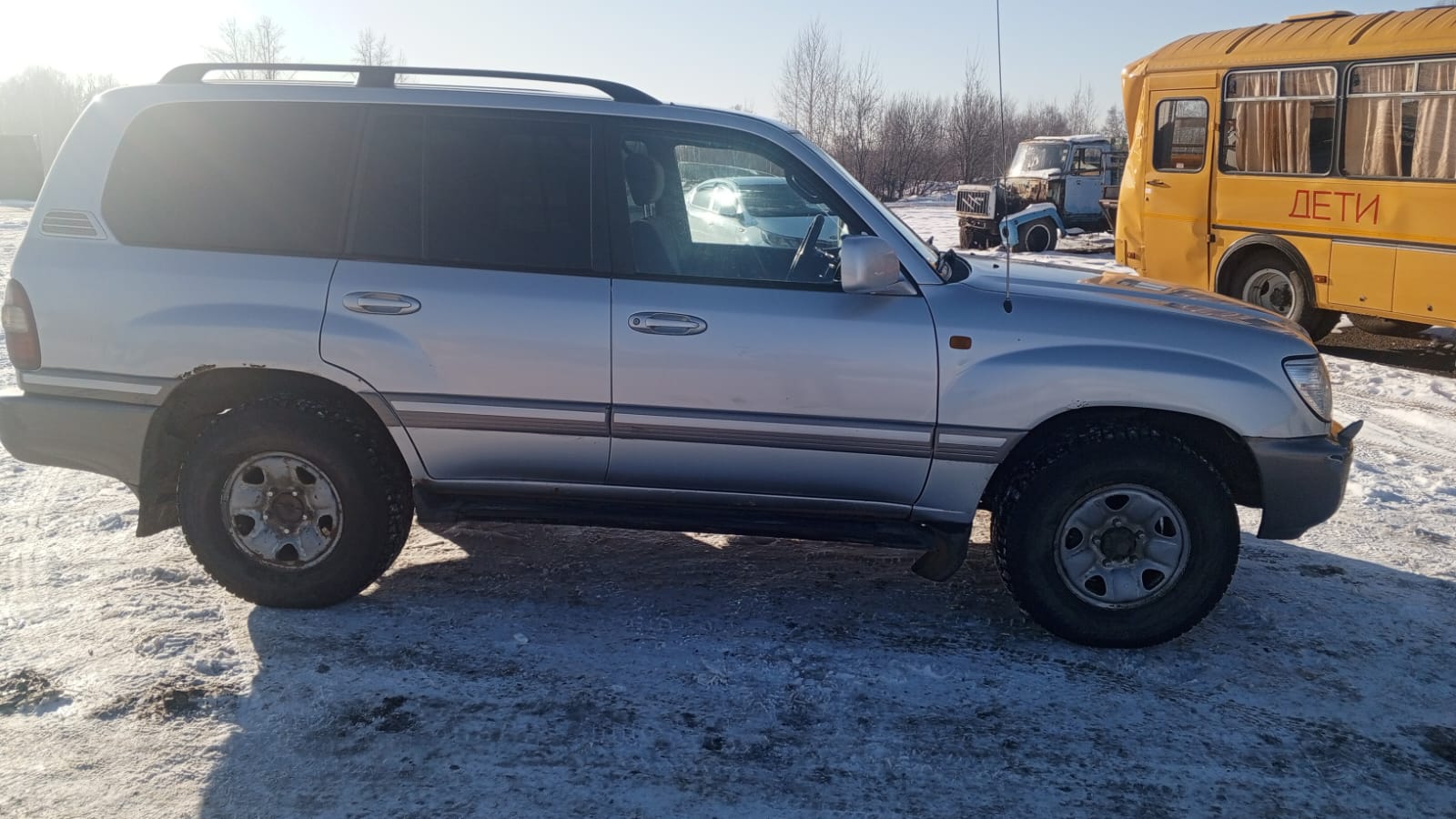Автомобиль легковой, марка (модель) ТС - TOYOTA LAND CRUISER HDJ 100L-GNMEZW, идентификационный номер (VIN) JTEHC05J304047412, модель, № двигателя 1HD 0322805, номер шасси JTEHC05J304047412, цвет кузова (кабина, прицеп) – серебристый, тип двигателя - дизельный, разрешенная максимальная масса (кг) – 3260, масса без нагрузки( кг) – 2440, организация изготовитель – ТОЙОТА (ЯПОНИЯ), государственный регистрационный номер У 847 НТ 142, год выпуска 2007