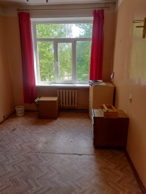 Помещения конторы с кадастровым  номером 67:07:0040101:337, площадью 678,9 кв. м, по адресу: Смоленская область,  муниципальный округ Духовщинский,                   поселок Озерный, улица Октябрьская, дом 7