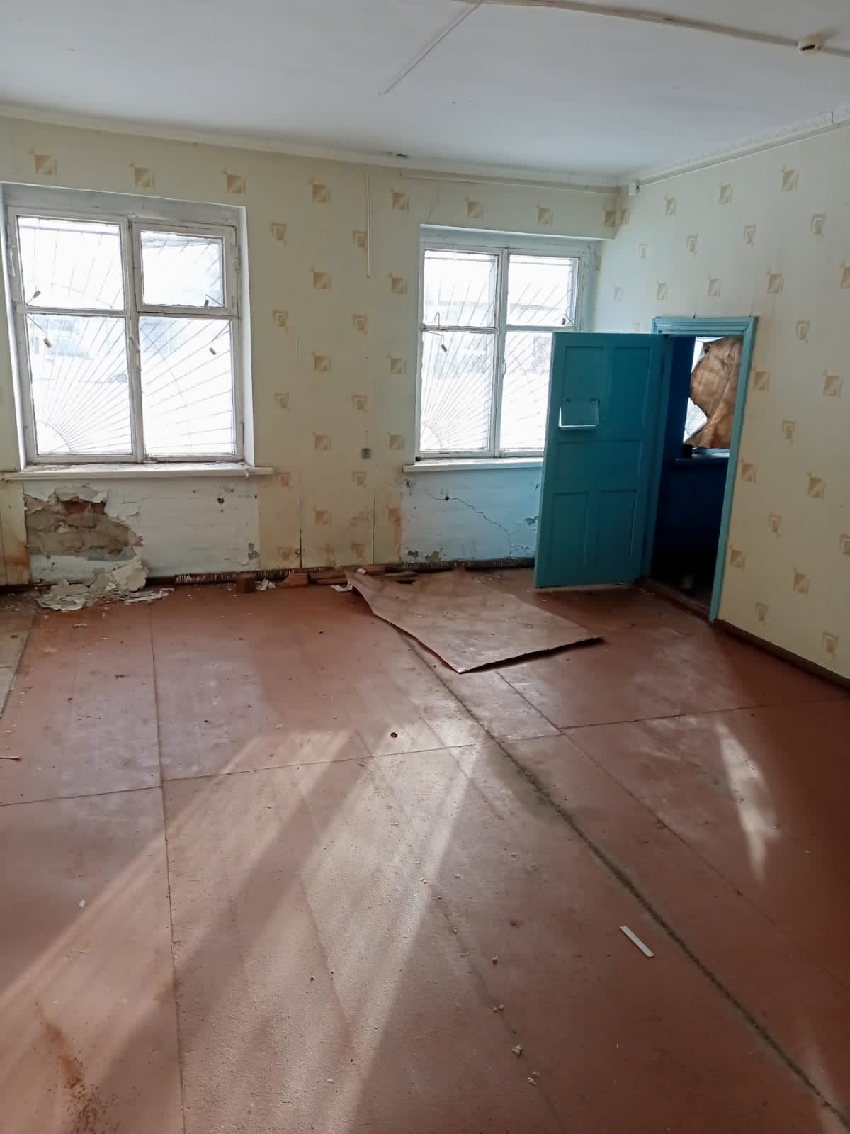 Нежилое помещение площадью 151.4 кв. м, кадастровый номер 22:15:050501:3413 по адресу: Алтайский край, р-н. Зональный, с. Зональное, ул. Ленина, д. 29, пом. 6.
