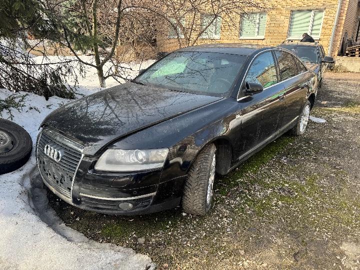 Движимое имущество – Седан легковой, марка/модель AUDI A6, гос. номер Х 456 ТМ 797